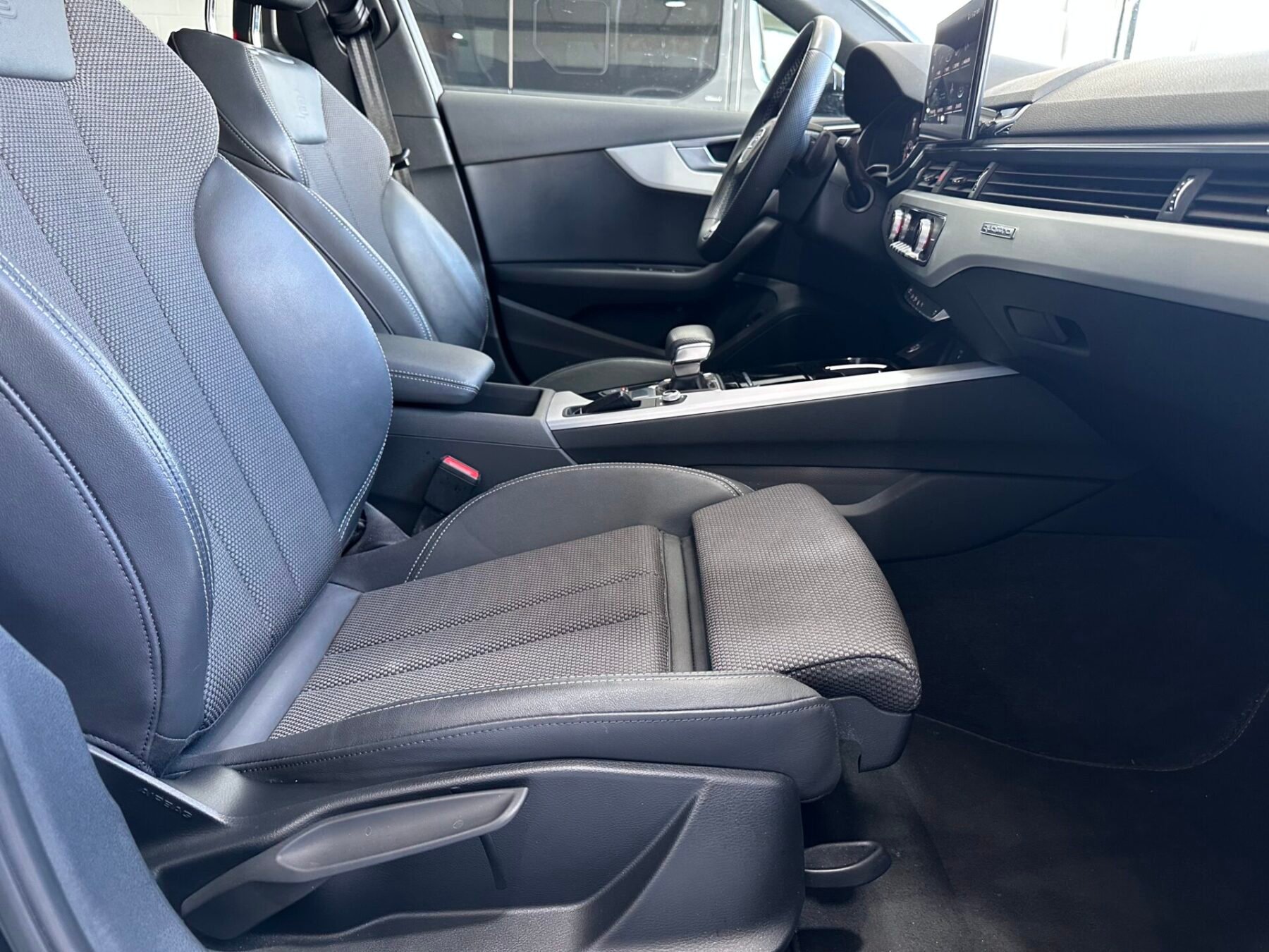 AUDI A4 40 TDI BLACK LINE 