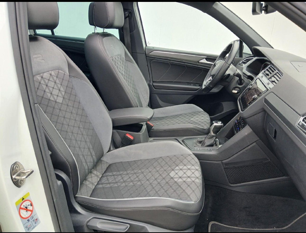 VOLKSWAGEN TIGUAN RLINE DSG7 