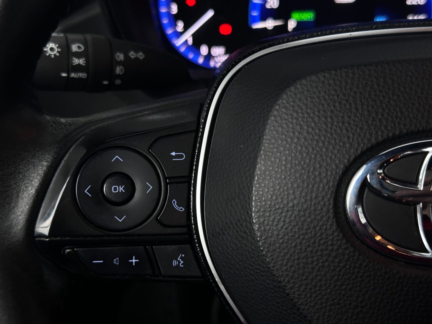 TOYOTA COROLLA ACTIVE TECH TOURING SPORT