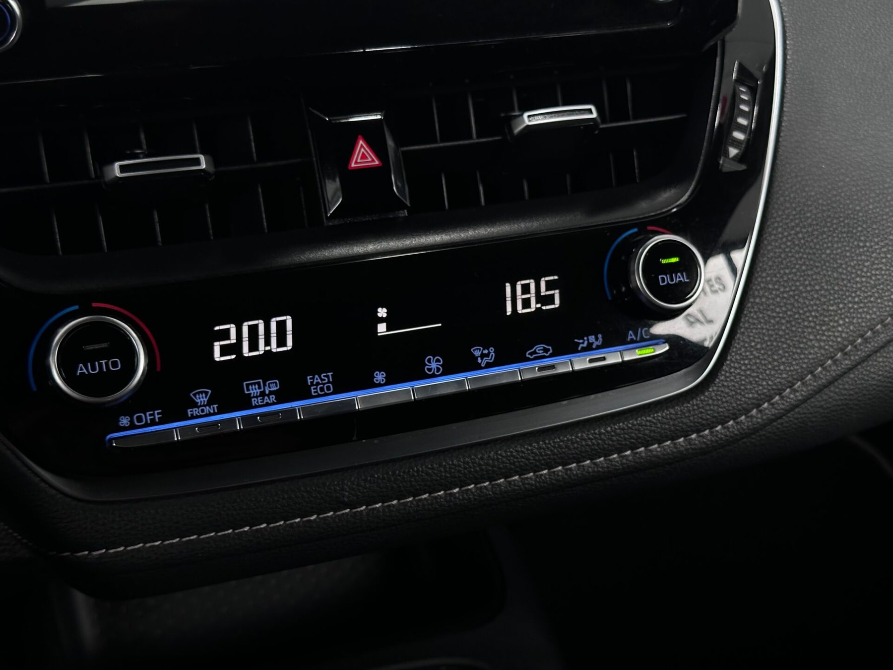 TOYOTA COROLLA ACTIVE TECH TOURING SPORT