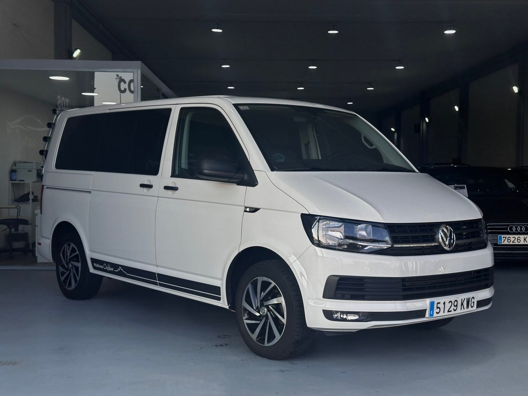 VOLKSWAGEN MULTIVAN OUTDOOR 