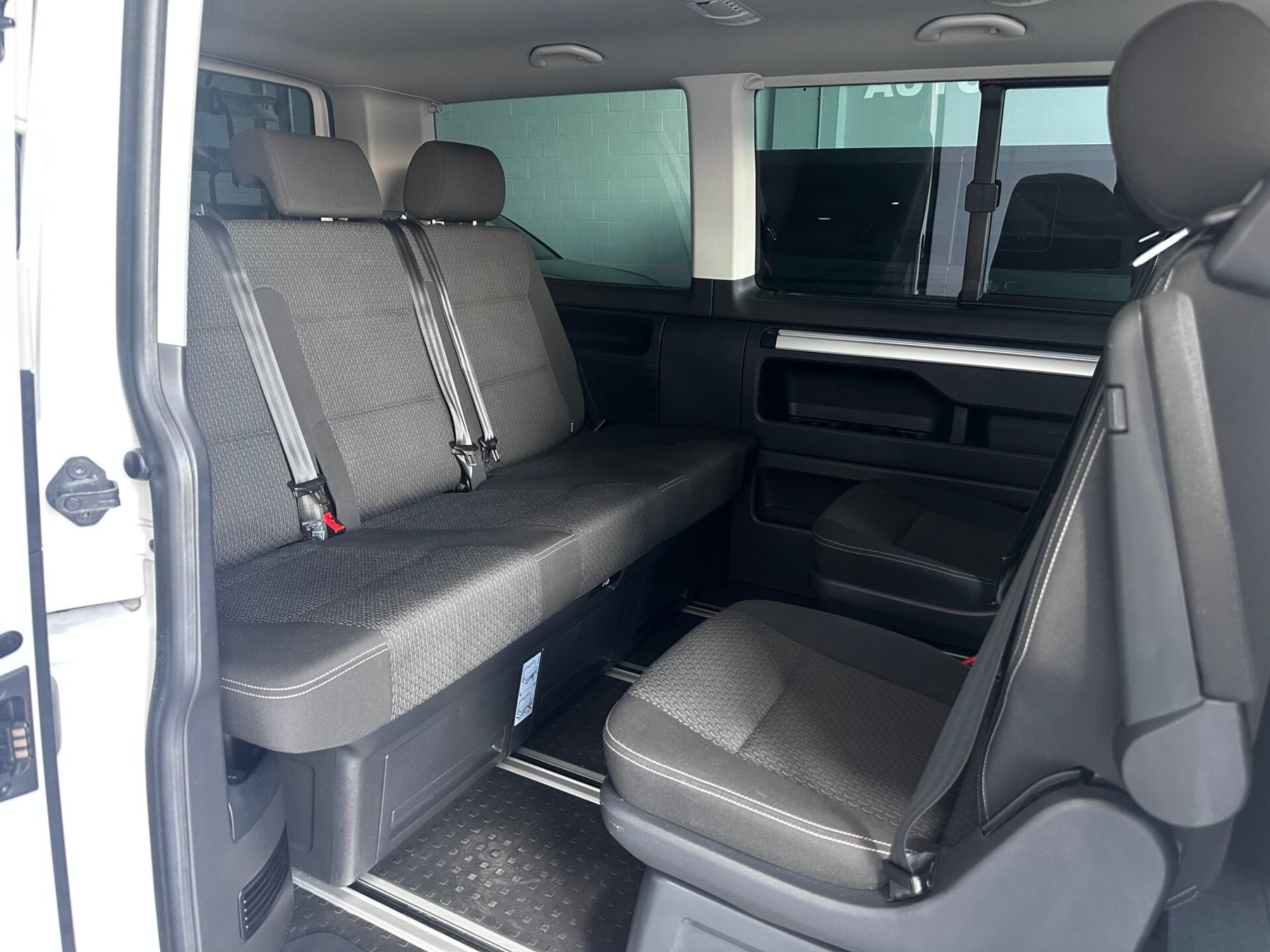 VOLKSWAGEN MULTIVAN OUTDOOR 