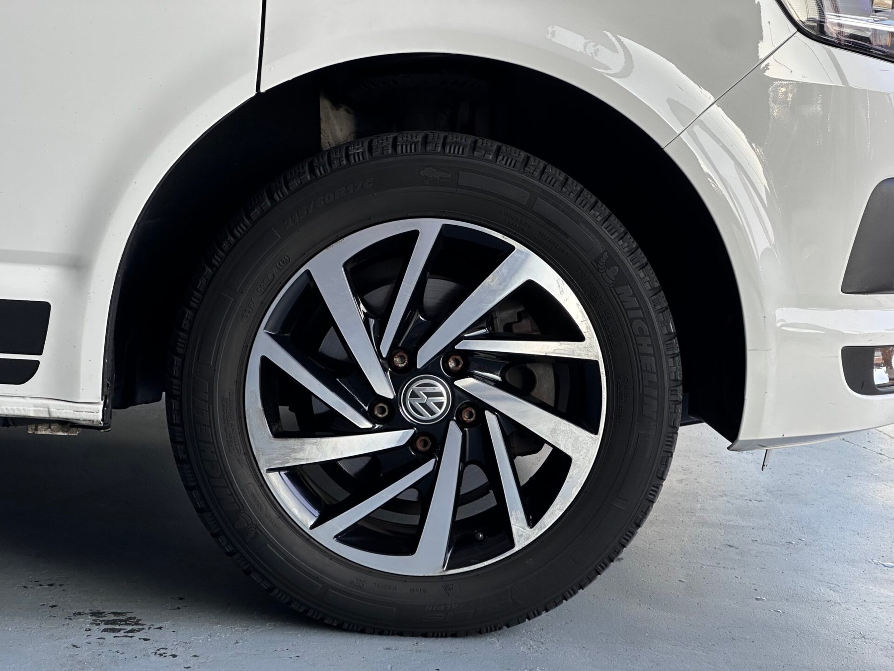 VOLKSWAGEN MULTIVAN OUTDOOR 