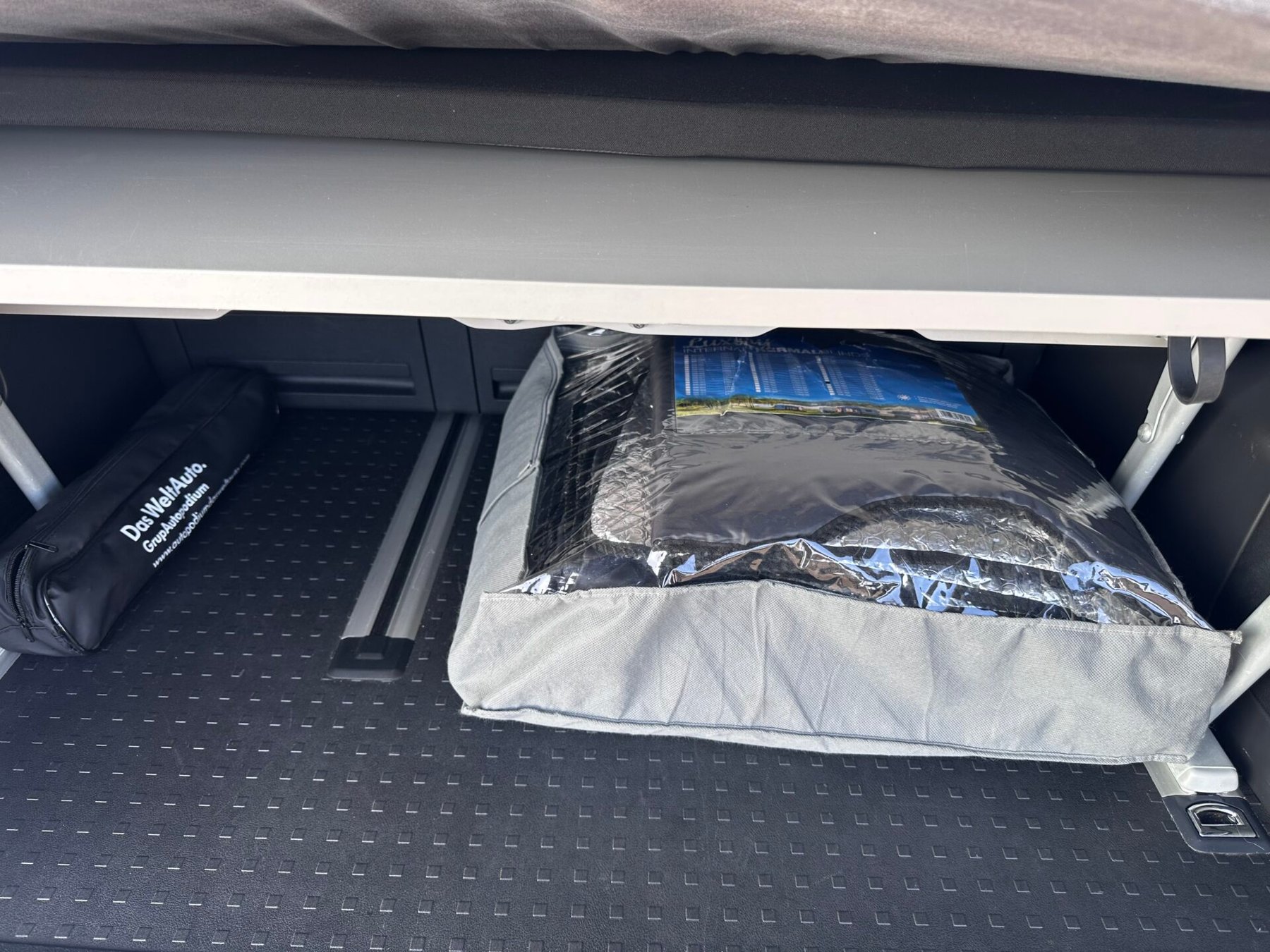 VOLKSWAGEN MULTIVAN OUTDOOR 
