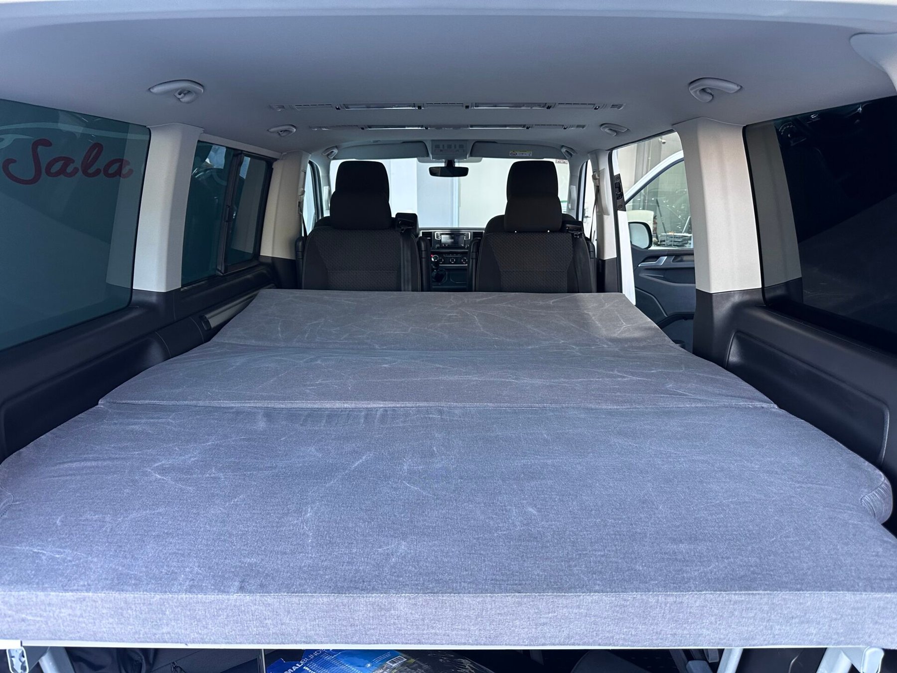 VOLKSWAGEN MULTIVAN OUTDOOR 