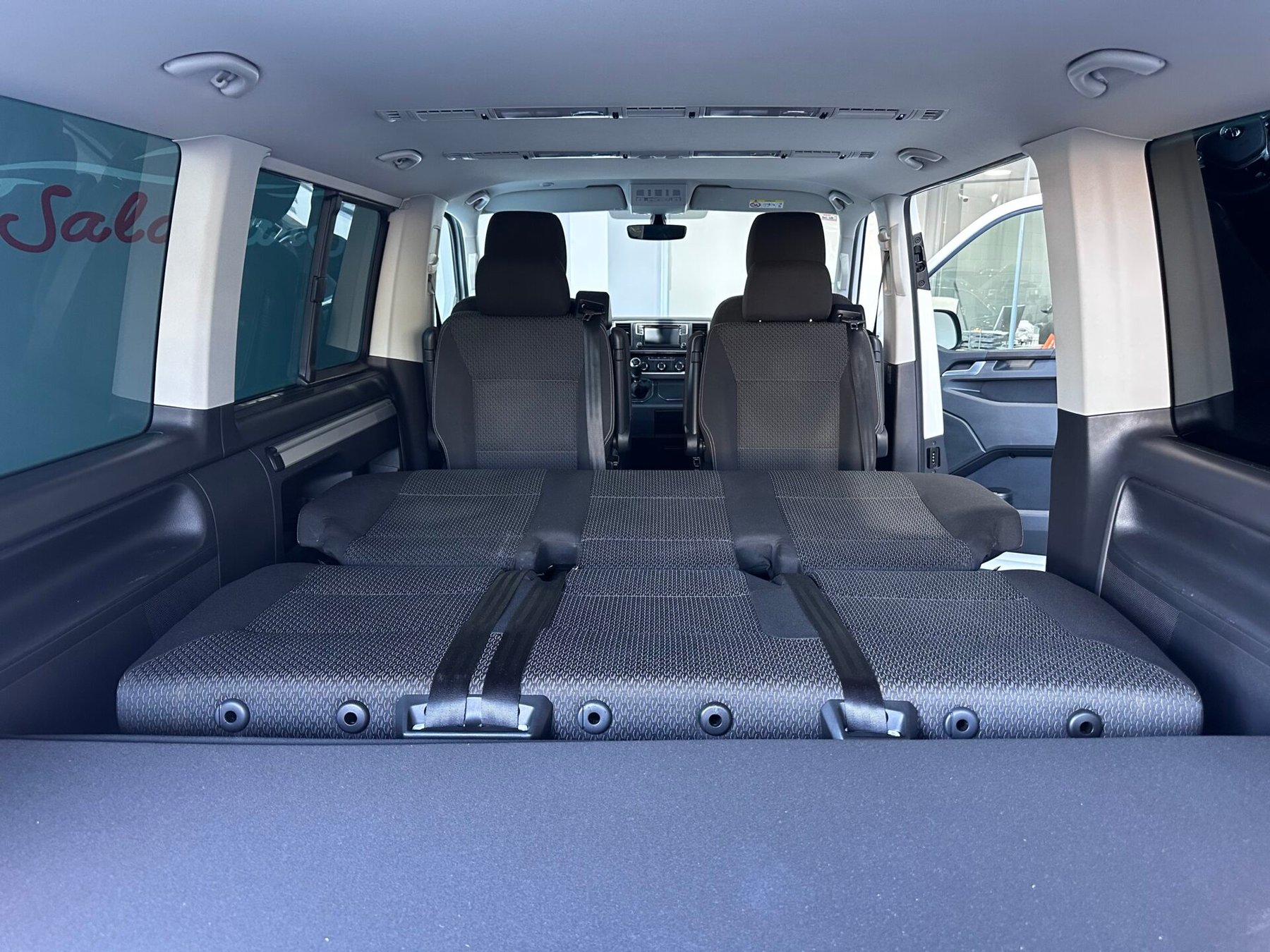 VOLKSWAGEN MULTIVAN OUTDOOR 