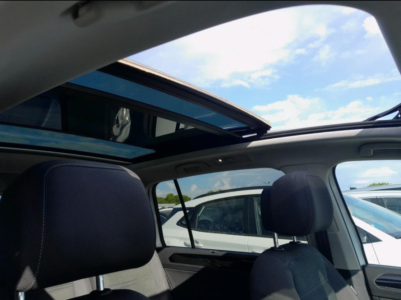 VOLKSWAGEN TOURAN 2.0 TDI RLINE