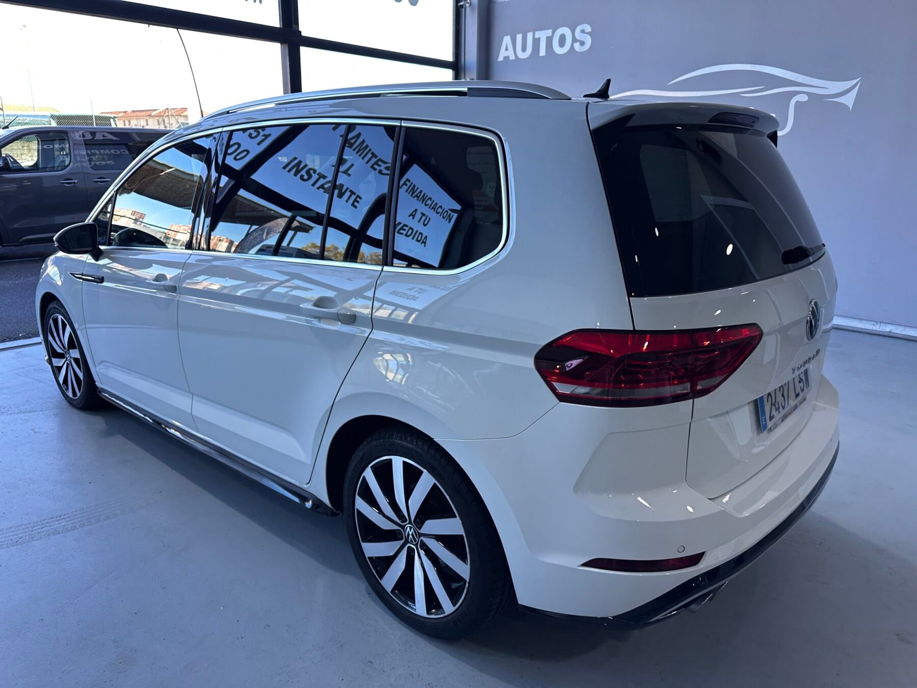 VOLKSWAGEN TOURAN RLINE 2.0TDI DSG 7 PLAZAS 
