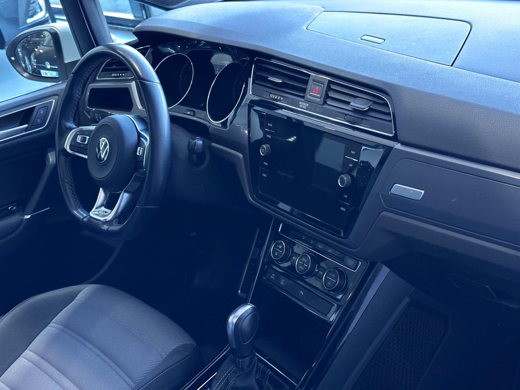 VOLKSWAGEN TOURAN RLINE 2.0TDI DSG 7 PLAZAS 