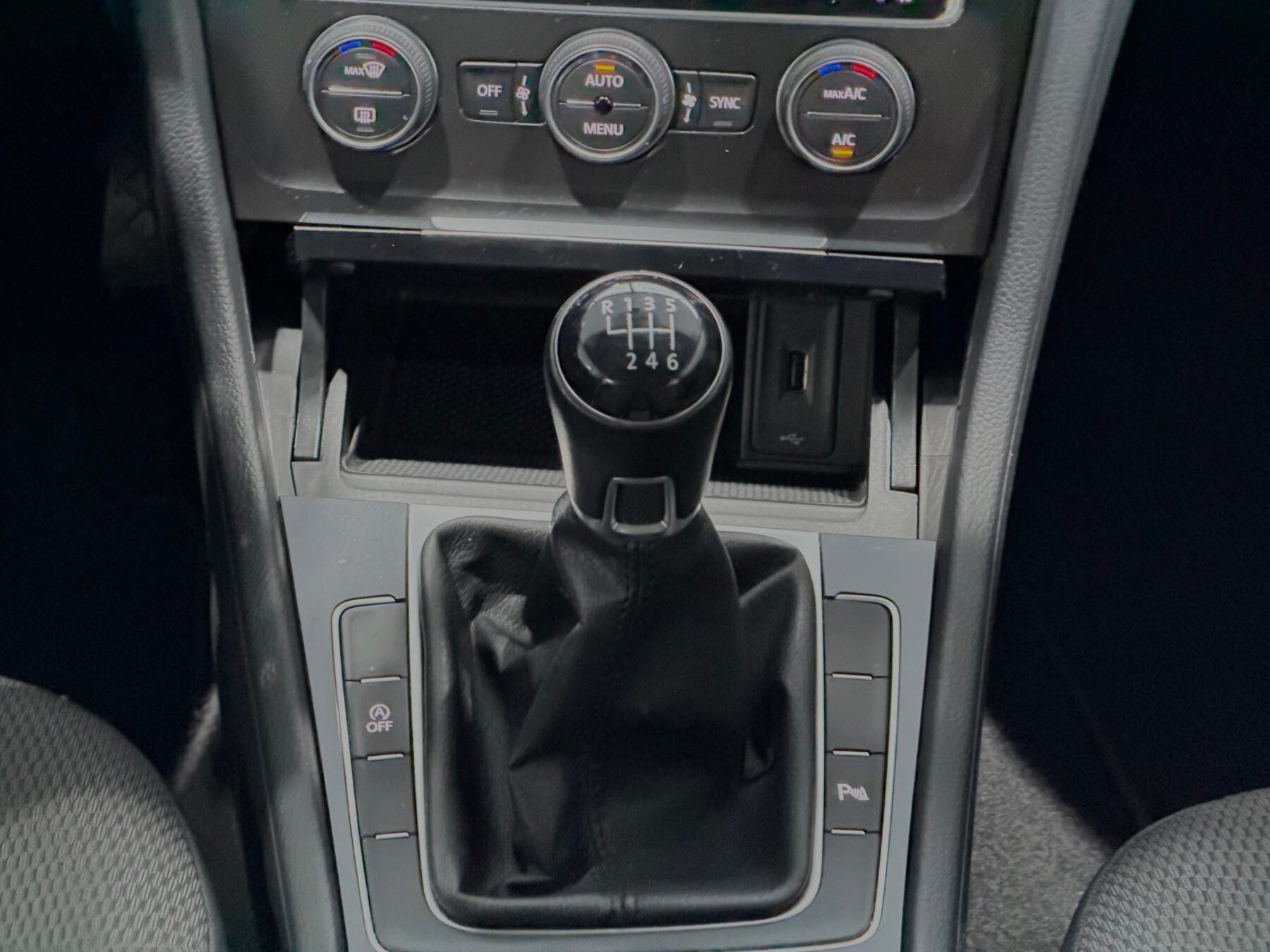 VOLKSWAGEN GOLF VARIANT 1.5 TSI 