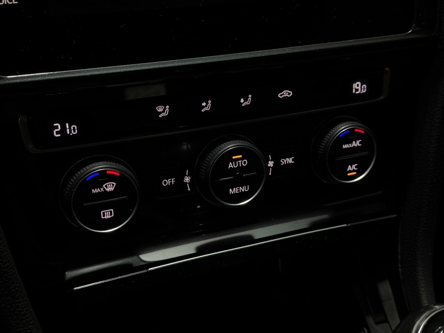 VOLKSWAGEN GOLF VARIANT 1.5 TSI 