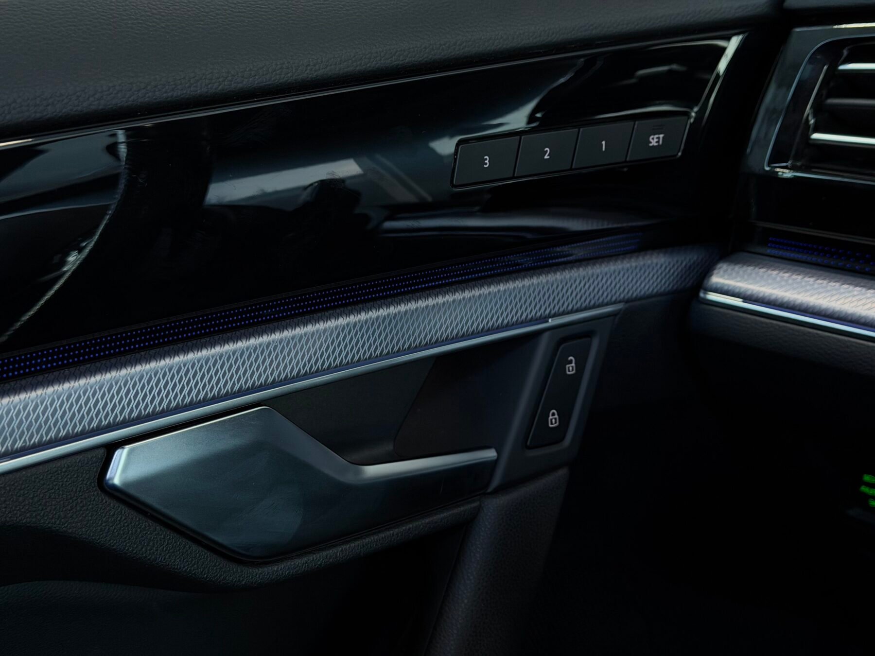 VOLKSWAGEN touareg R 3.0 V6 TSI 462cv