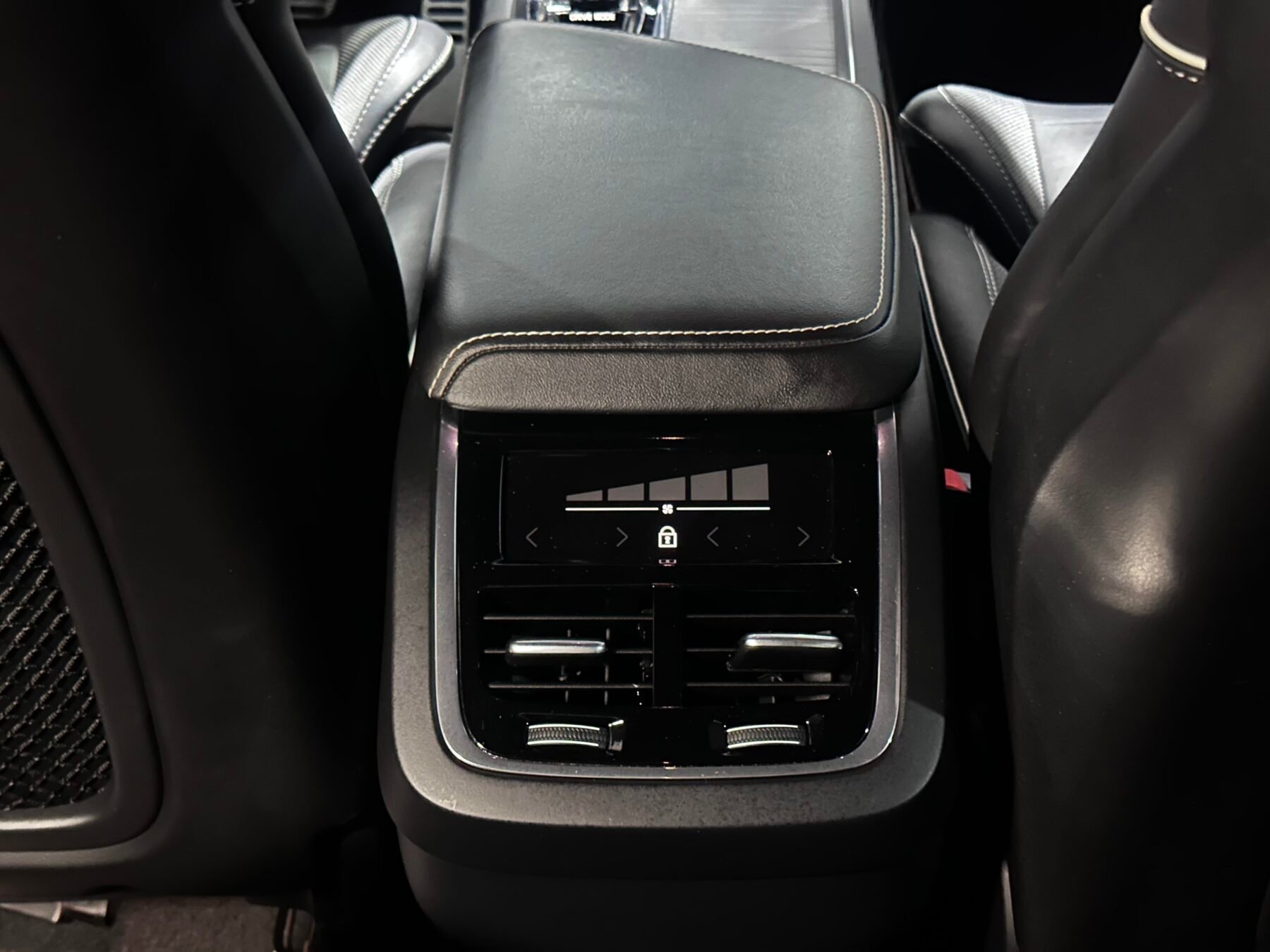 VOLVO XC60  2.0 B5 D AWD RDesign Auto