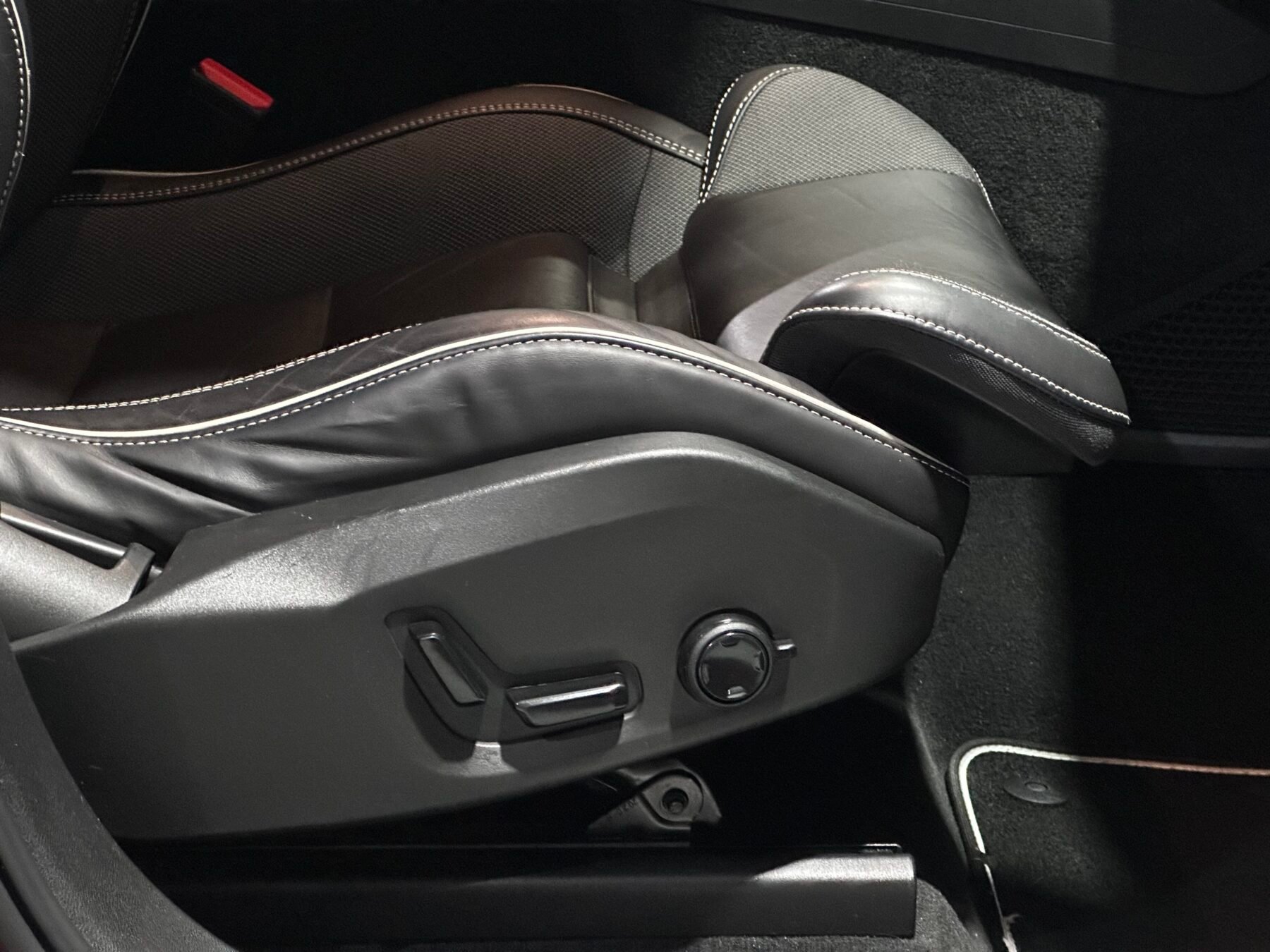 VOLVO XC60  2.0 B5 D AWD RDesign Auto