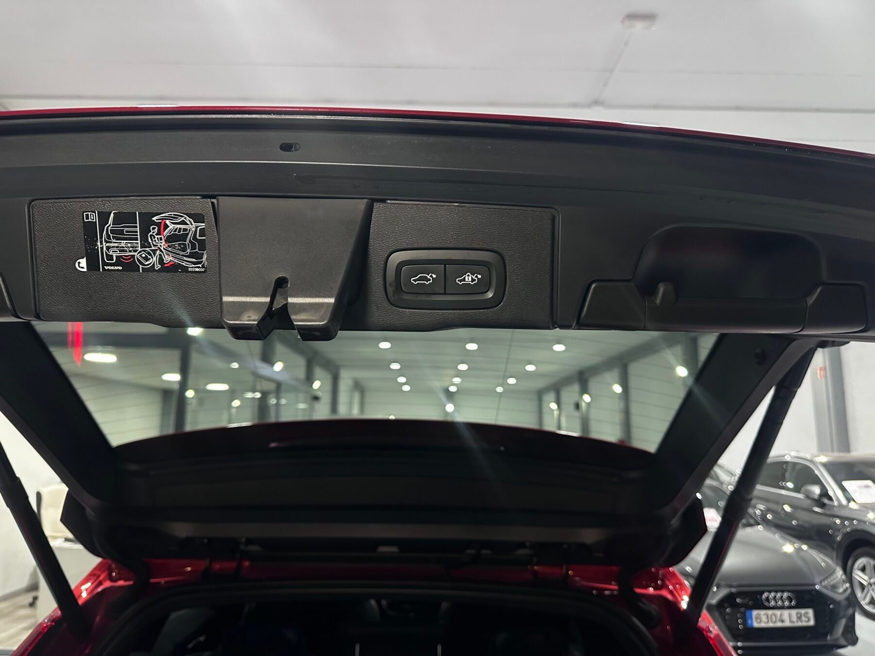 VOLVO XC60  2.0 B5 D AWD RDesign Auto