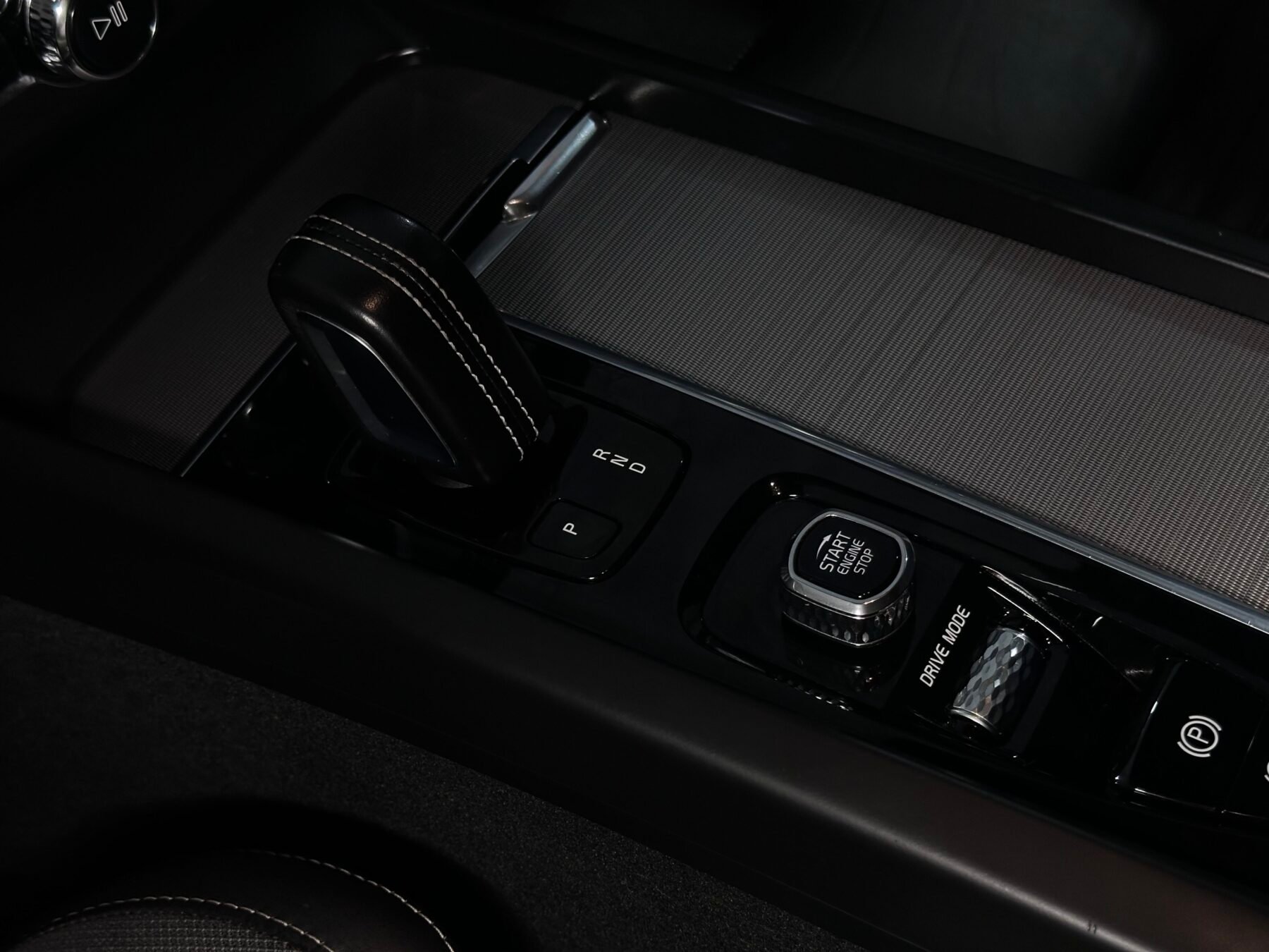 VOLVO XC60  2.0 B5 D AWD RDesign Auto