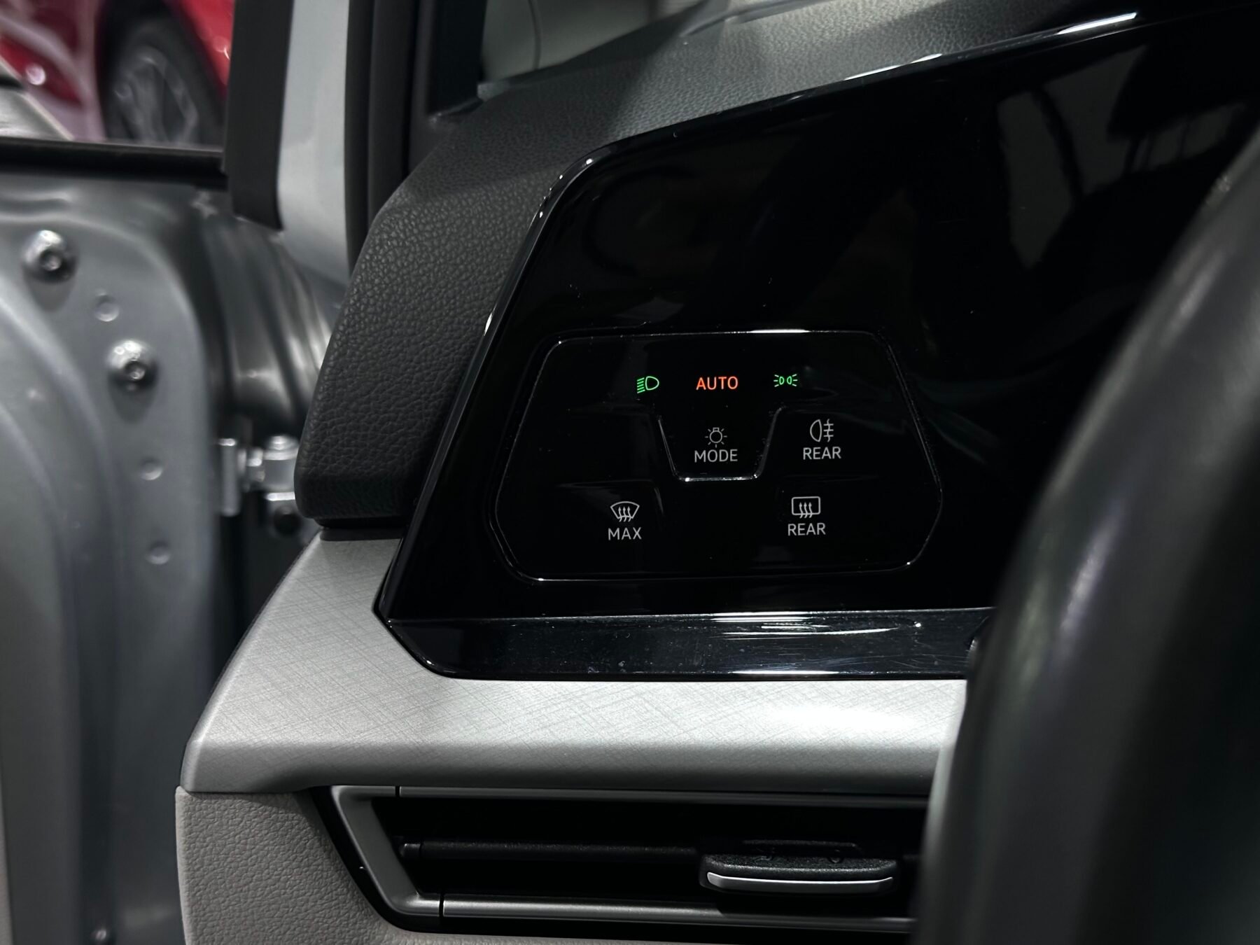 VOLKSWAGEN GOLF Life 2.0 TDI 85WK 115cv DSG variant