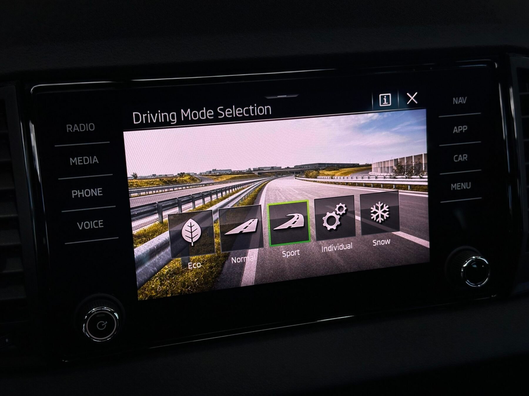 SKODA KAROQ Sportline 2.0 TDI 4X4 