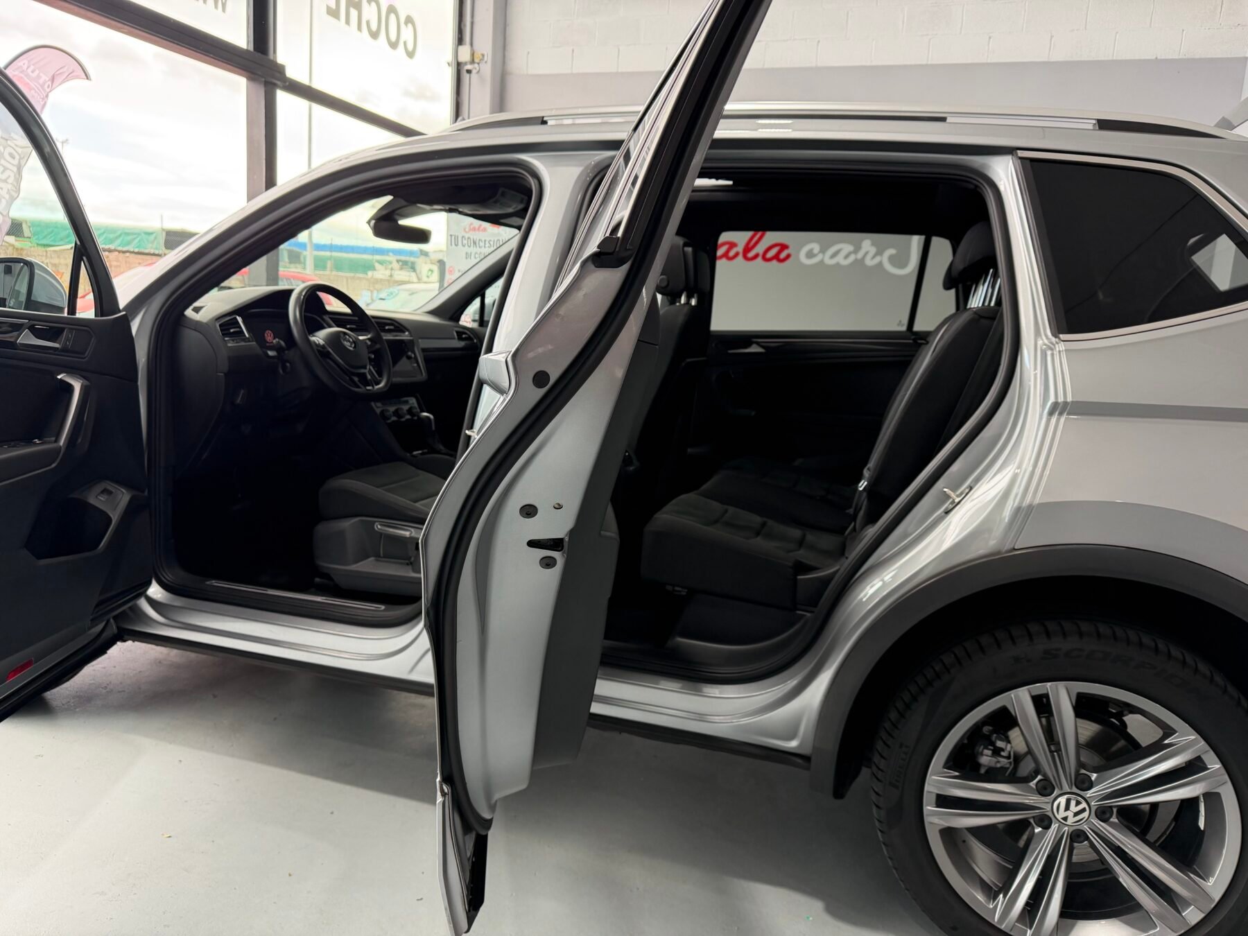 VOLKSWAGEN TIGUAN ALLSPACE RLINE 