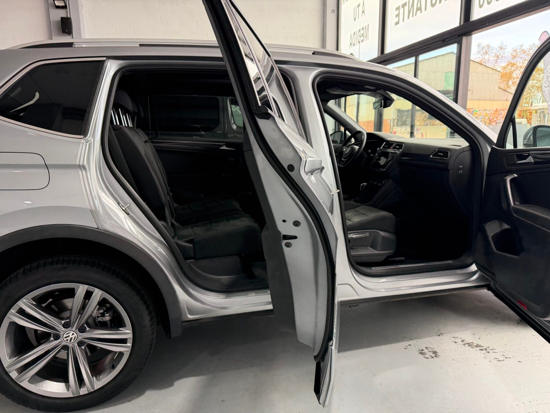 VOLKSWAGEN TIGUAN ALLSPACE RLINE 
