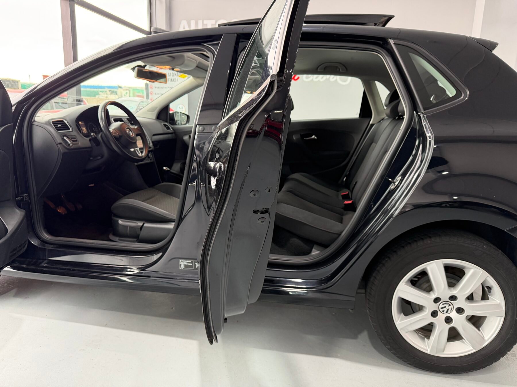 VOLKSWAGEN POLO 1.4 SPORT