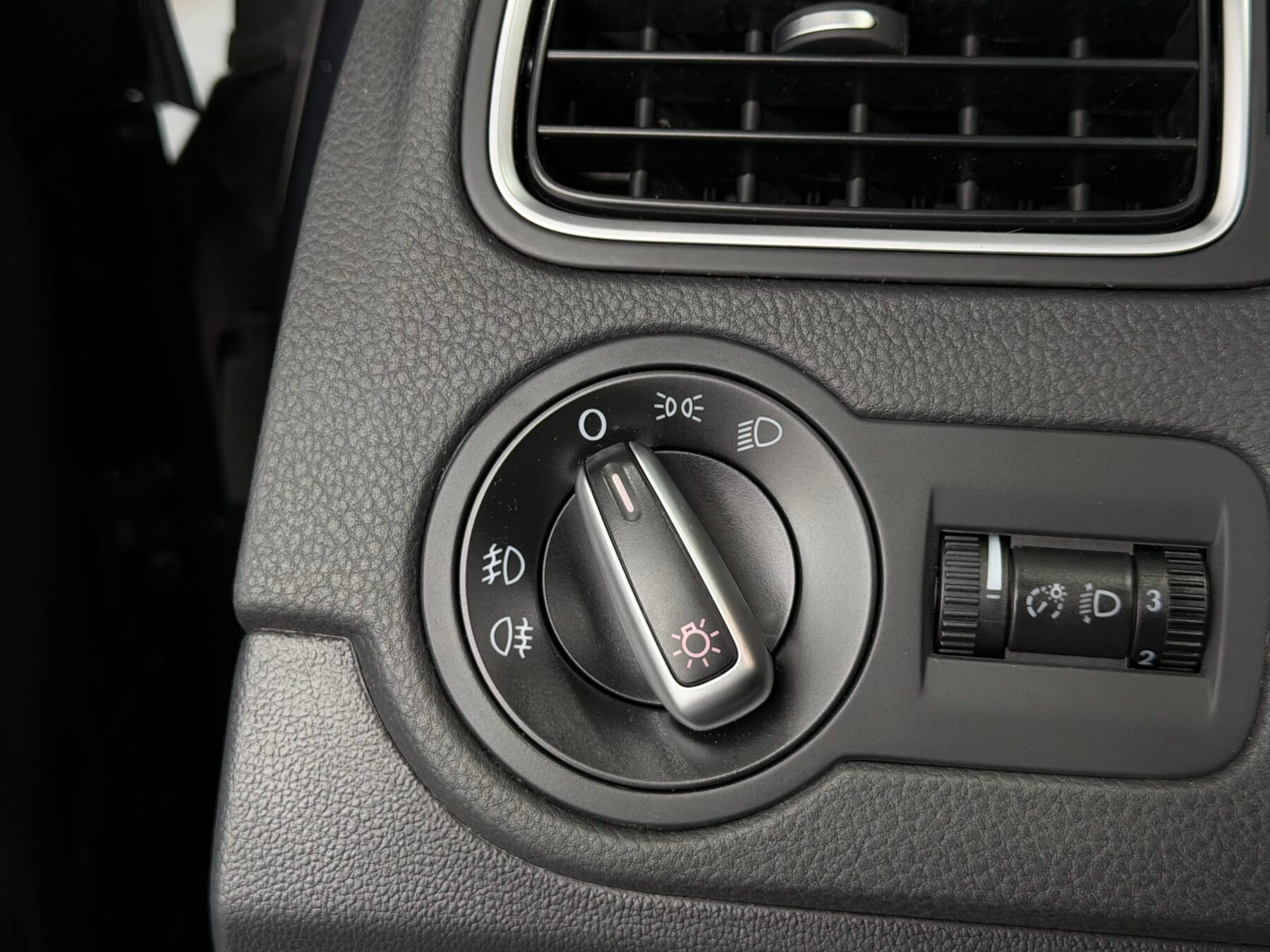 VOLKSWAGEN POLO 1.4 SPORT