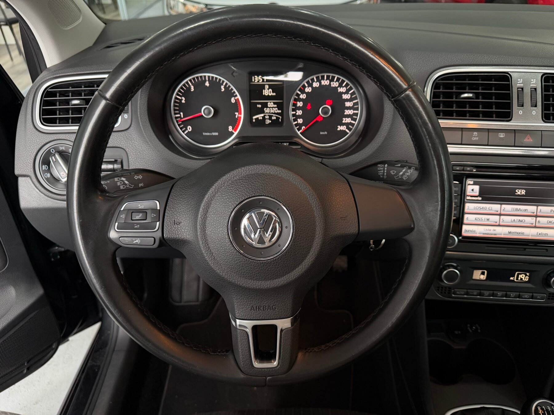 VOLKSWAGEN POLO 1.4 SPORT