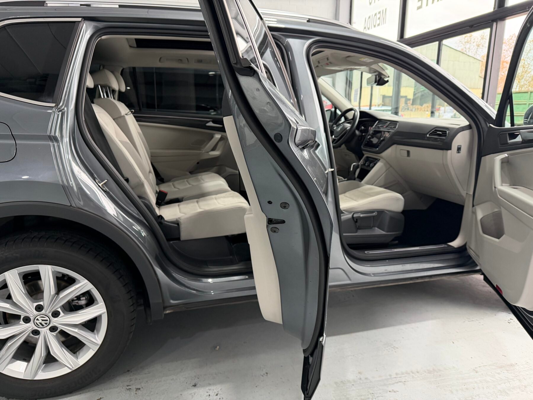 VOLKSWAGEN TIGUAN ALLSPACE SPORT 7 PLAZAS 2.0TDI 