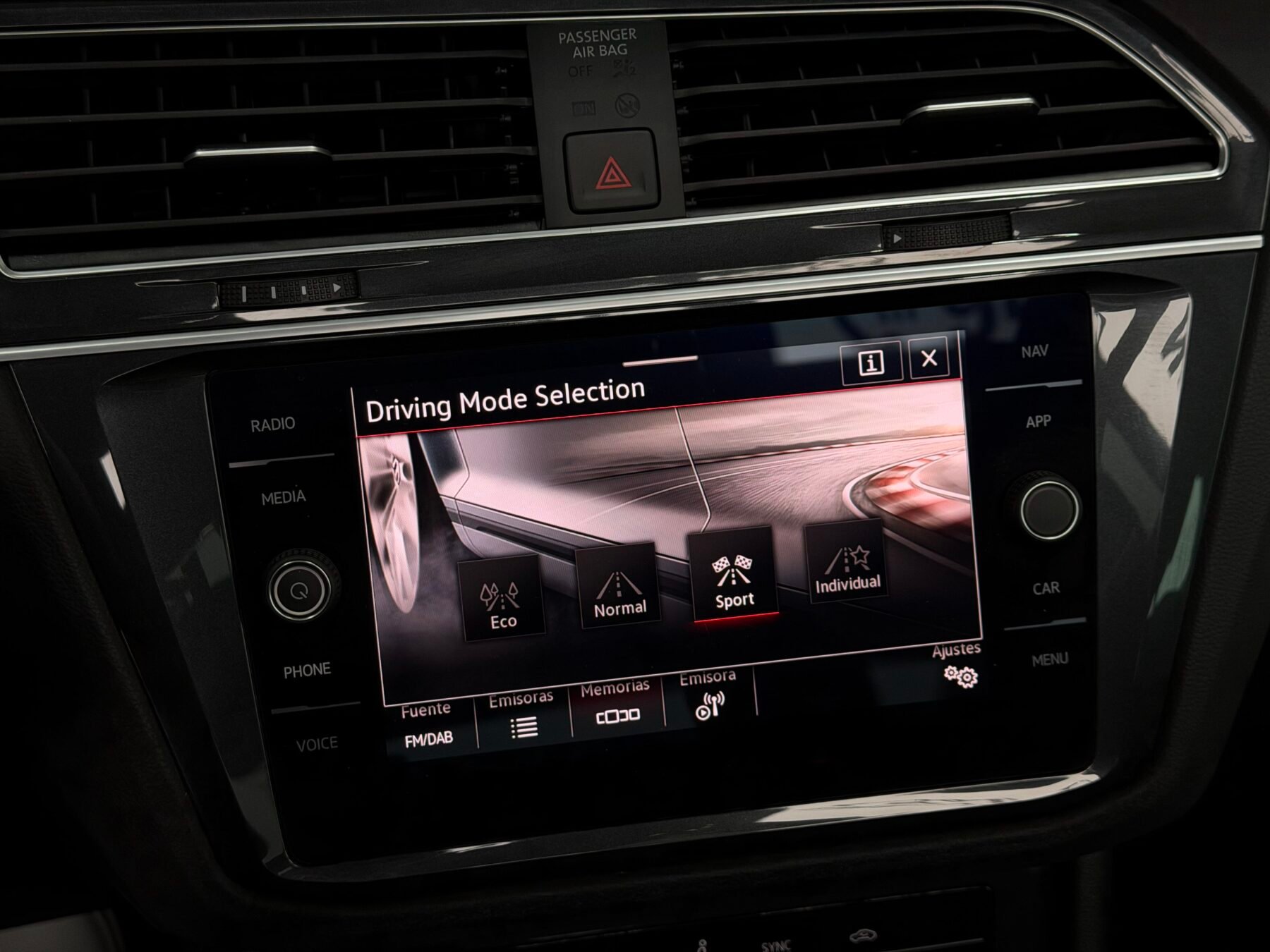 VOLKSWAGEN TIGUAN VOLKSWAGEN Tiguan RLine 2.0 TDI 110kW 150CV DSG