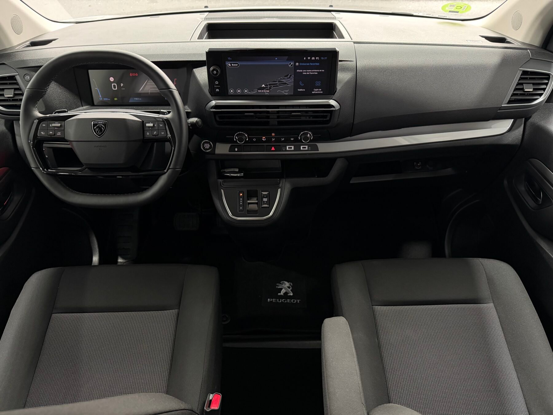 PEUGEOT Travelle PEUGEOT Traveller Business Standard BlueHDi 180 SS EAT8