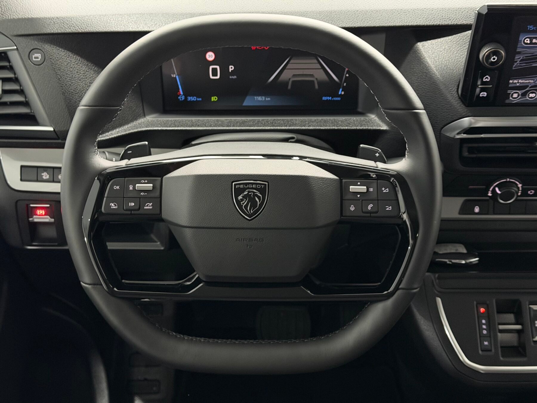 PEUGEOT Travelle PEUGEOT Traveller Business Standard BlueHDi 180 SS EAT8