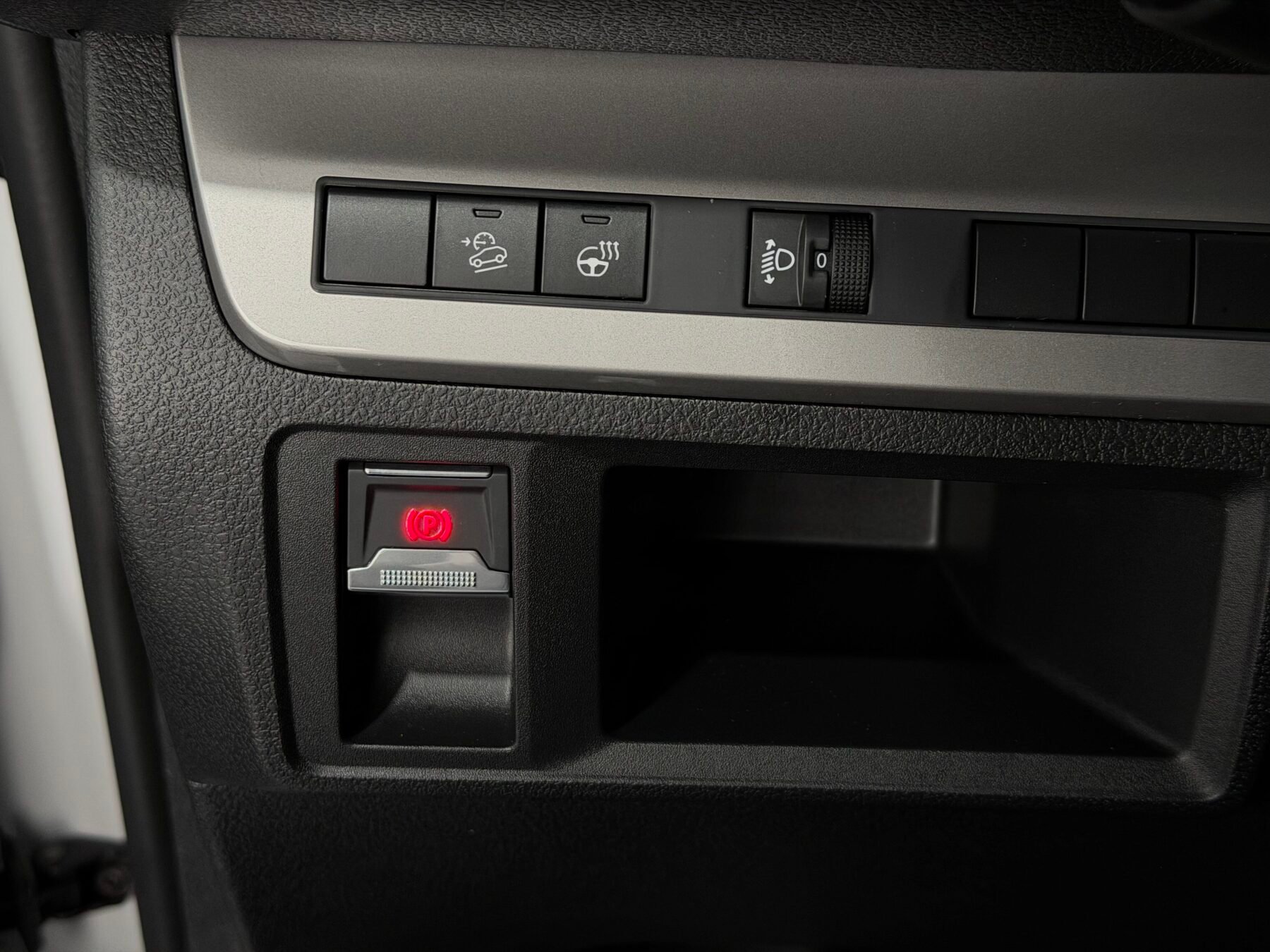 PEUGEOT Travelle PEUGEOT Traveller Business Standard BlueHDi 180 SS EAT8