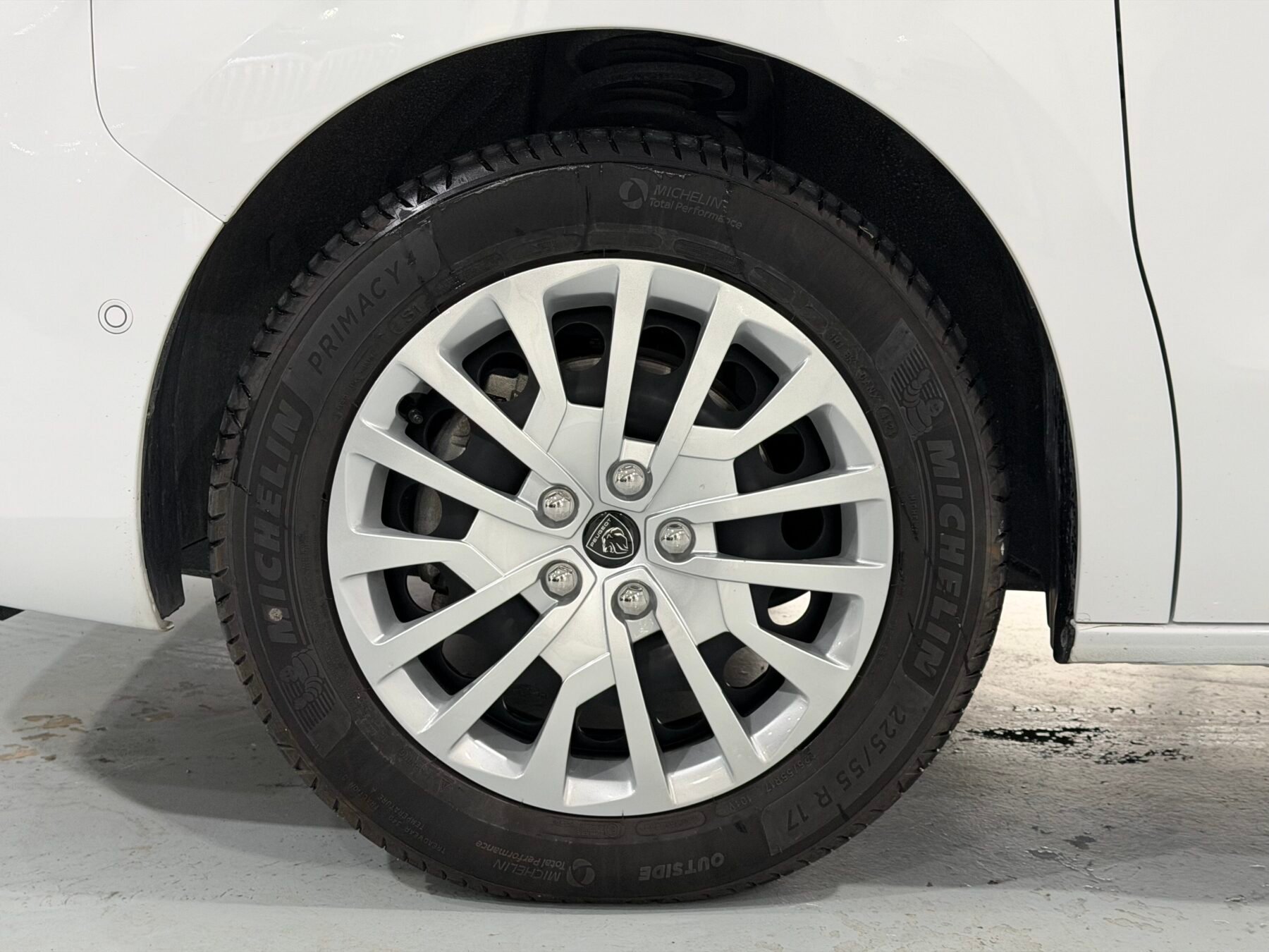 PEUGEOT Travelle PEUGEOT Traveller Business Standard BlueHDi 180 SS EAT8