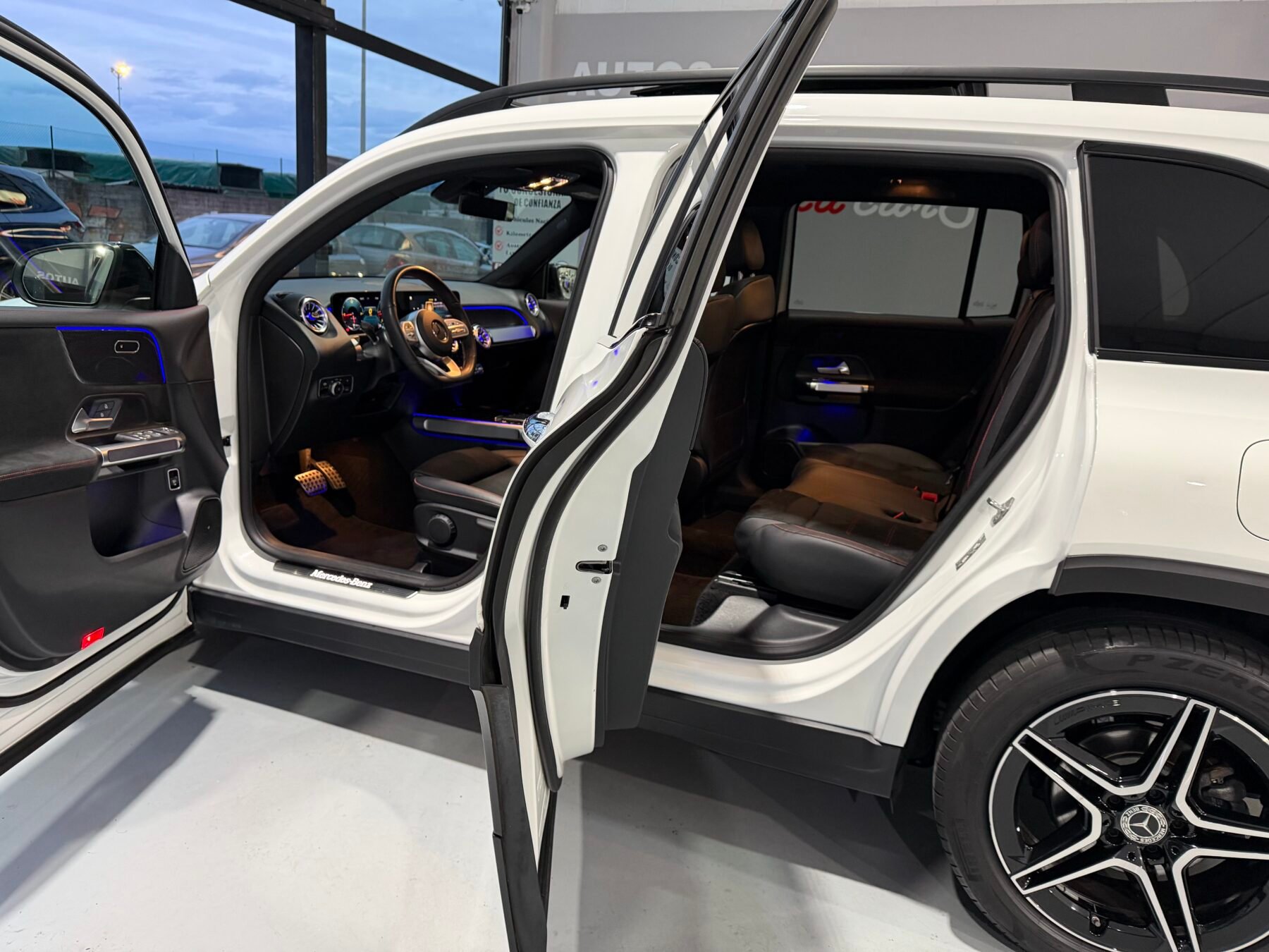 MERCEDES-BENZ GLB AMG 4 MATIC 200