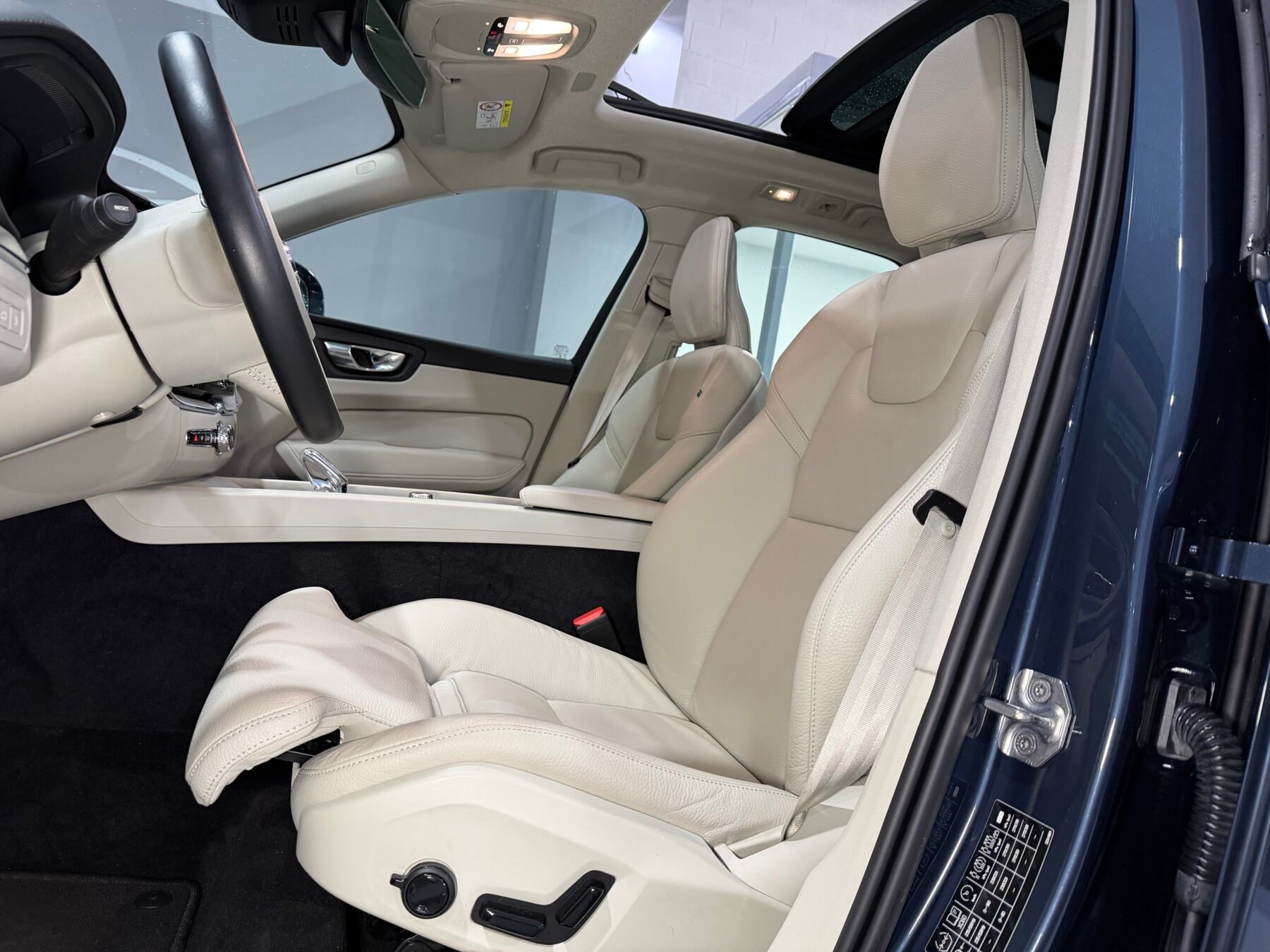 VOLVO XC60 T6 AWD INSCRIPTION AUTO RESTYLING 