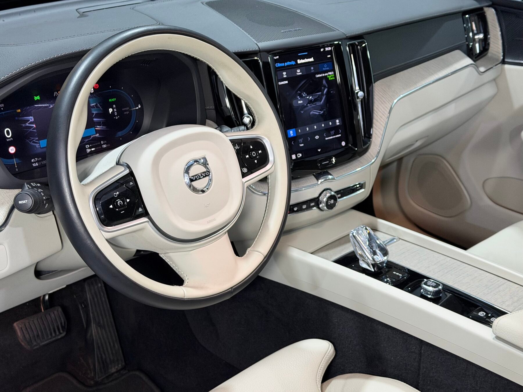 VOLVO XC60 T6 AWD INSCRIPTION AUTO RESTYLING 