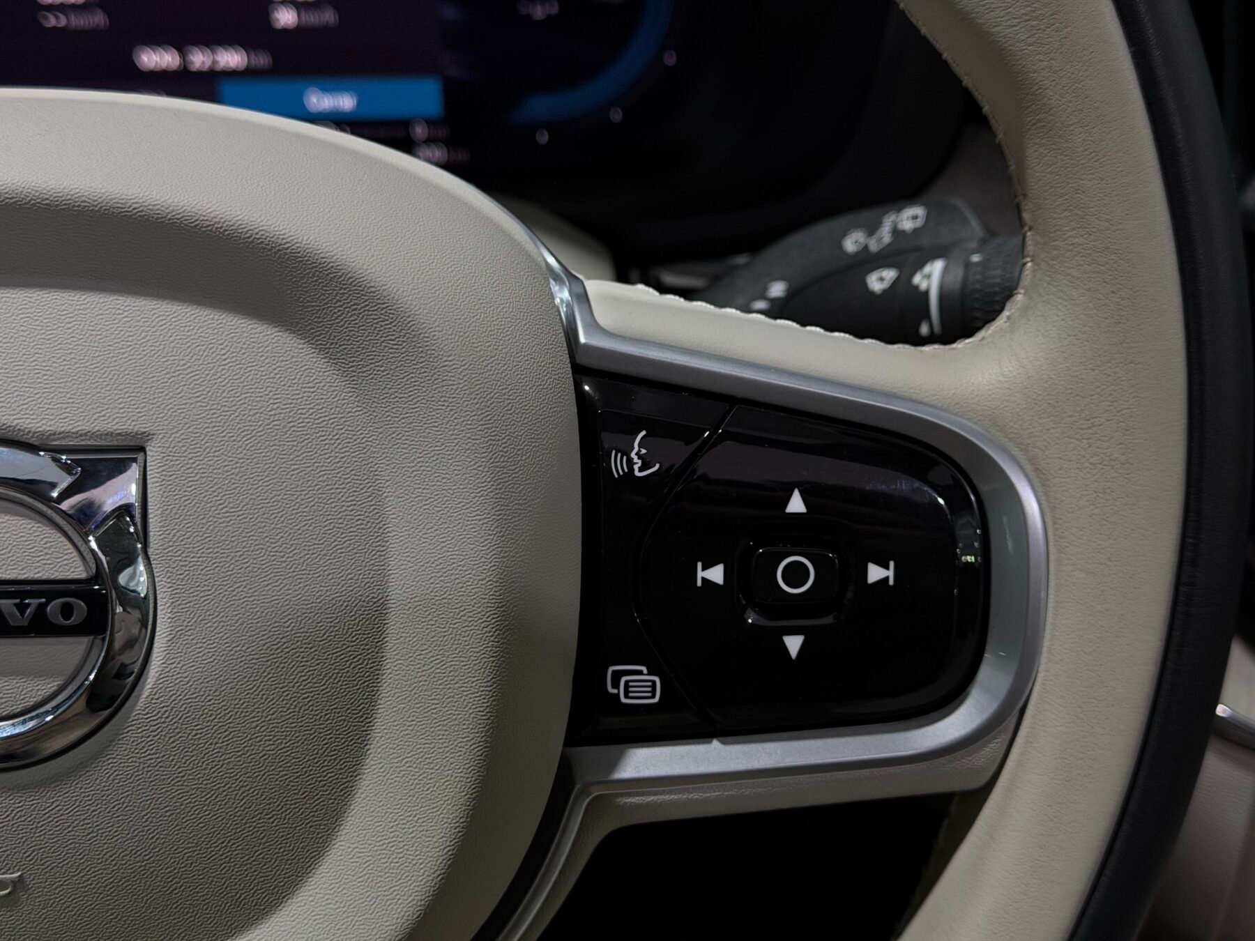 VOLVO XC60 T6 AWD INSCRIPTION AUTO RESTYLING 