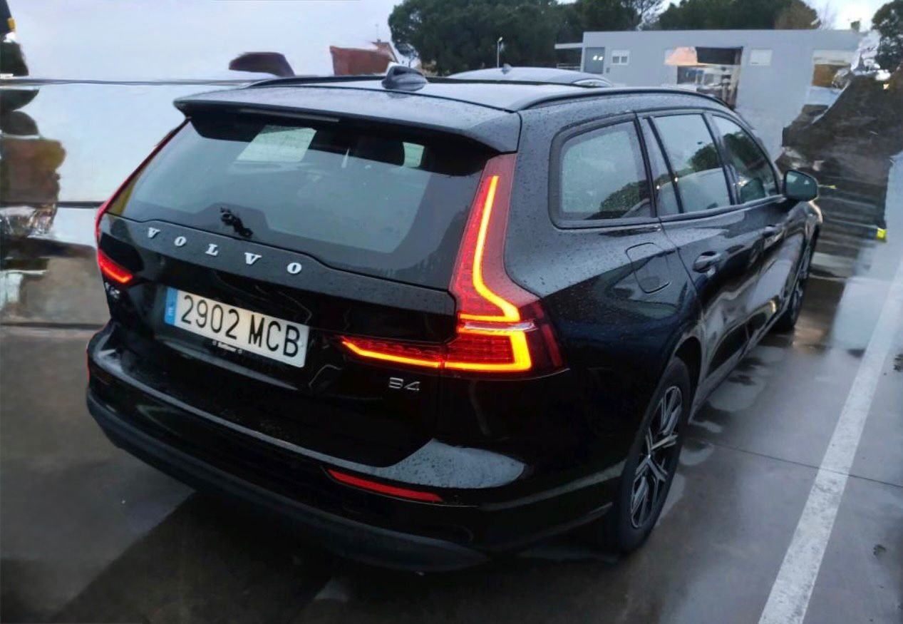 VOLVO V60 VOLVO V60 2.0 B4 D Essential Auto