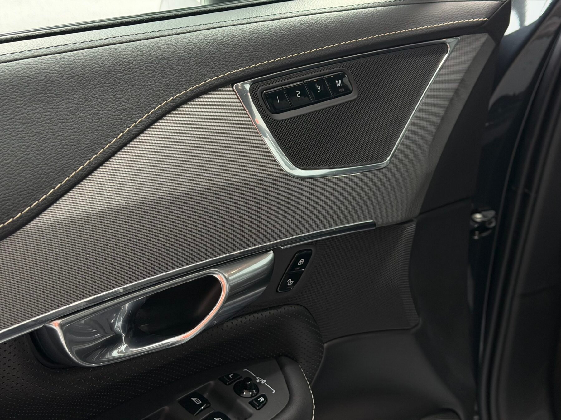 VOLVO XC90 RDESIGN B5 G AWD