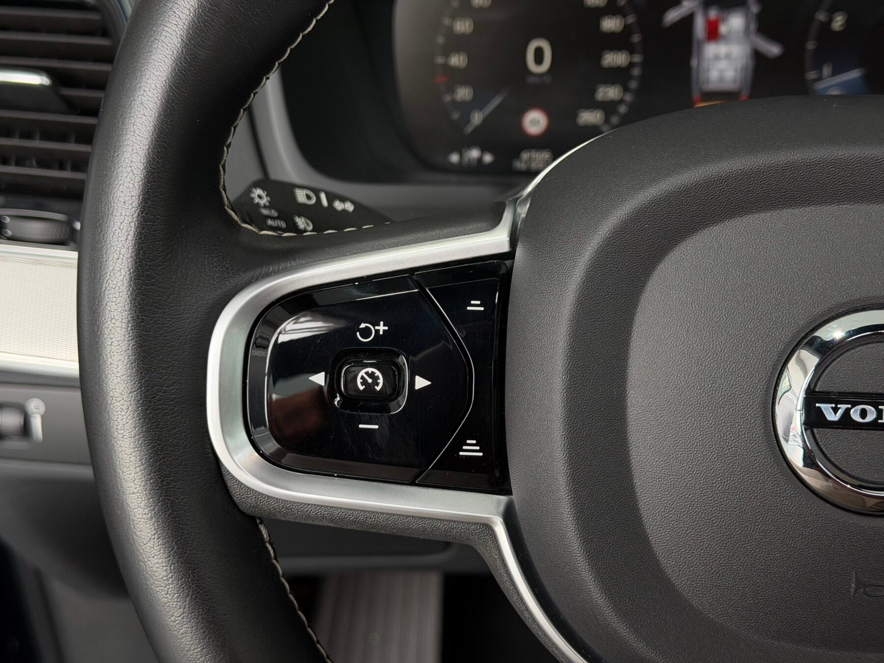 VOLVO XC90 RDESIGN B5 G AWD