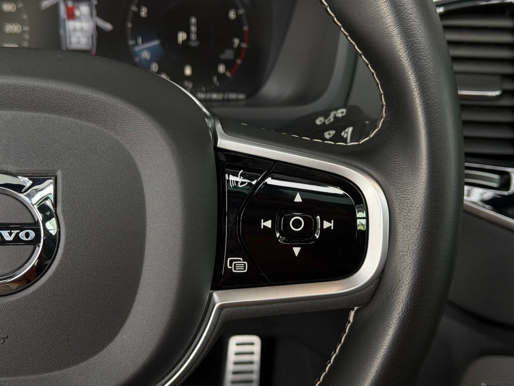 VOLVO XC90 RDESIGN B5 G AWD