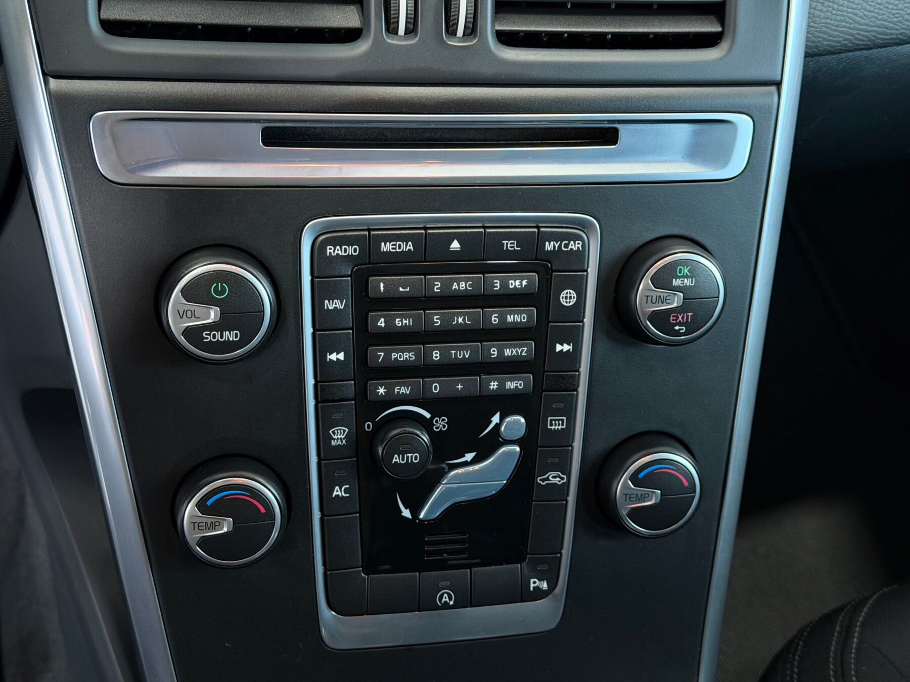 VOLVO XC60 volvo XC60 2.0 D3 Momentum 