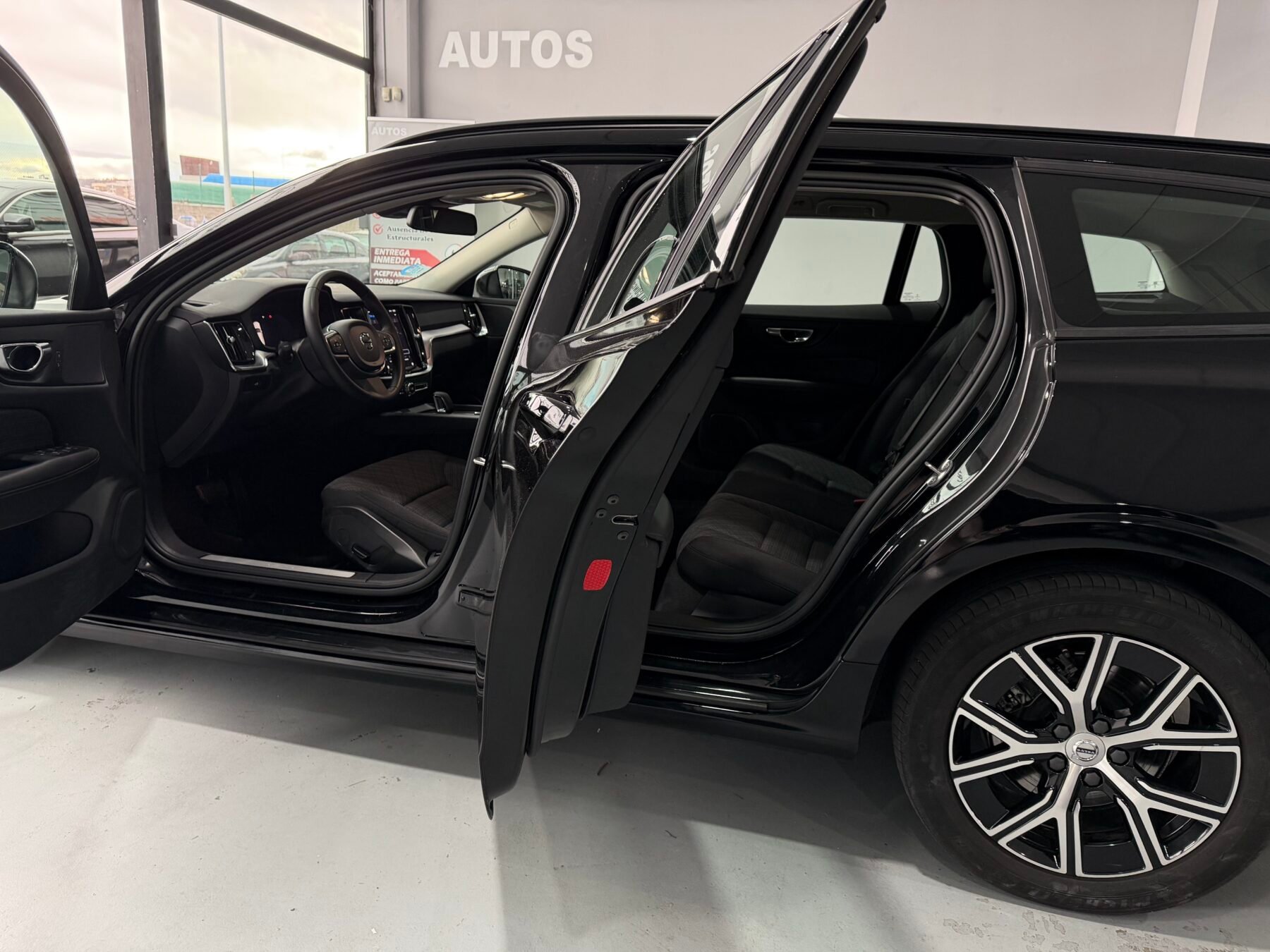 VOLVO V60 VOLVO V60 2.0 B4 D Essential Auto