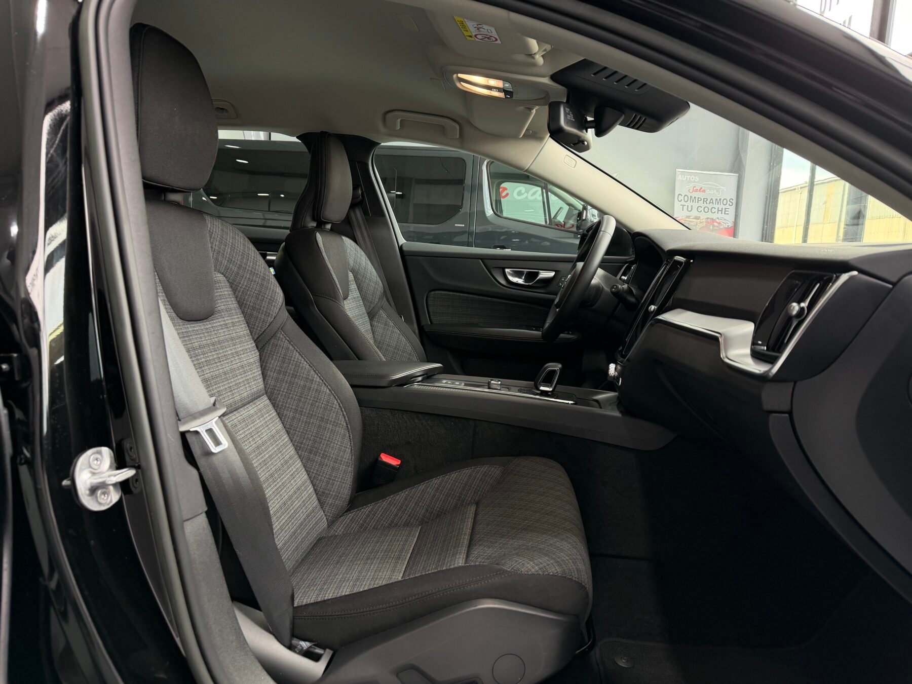 VOLVO V60 VOLVO V60 2.0 B4 D Essential Auto