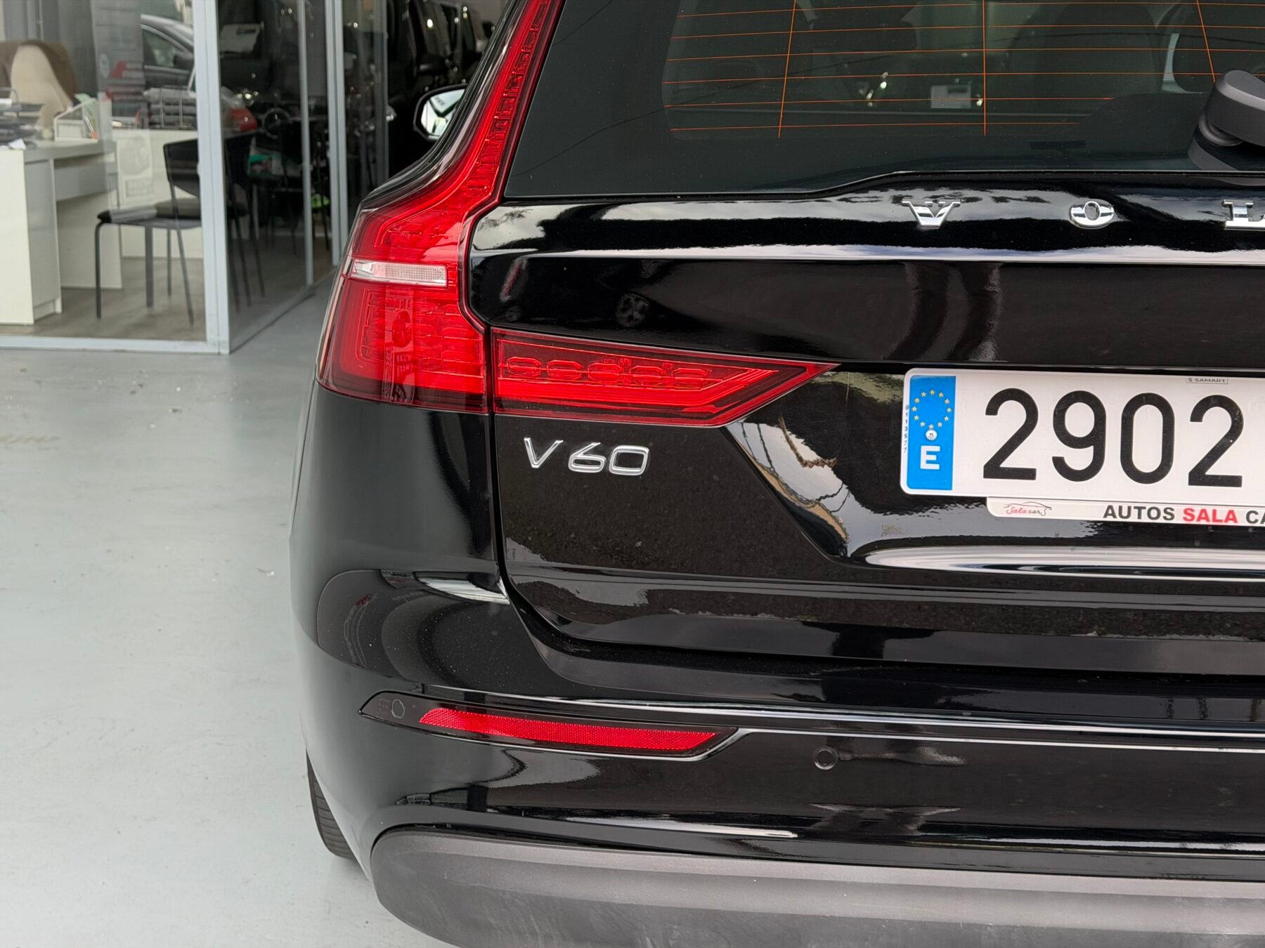 VOLVO V60 VOLVO V60 2.0 B4 D Essential Auto