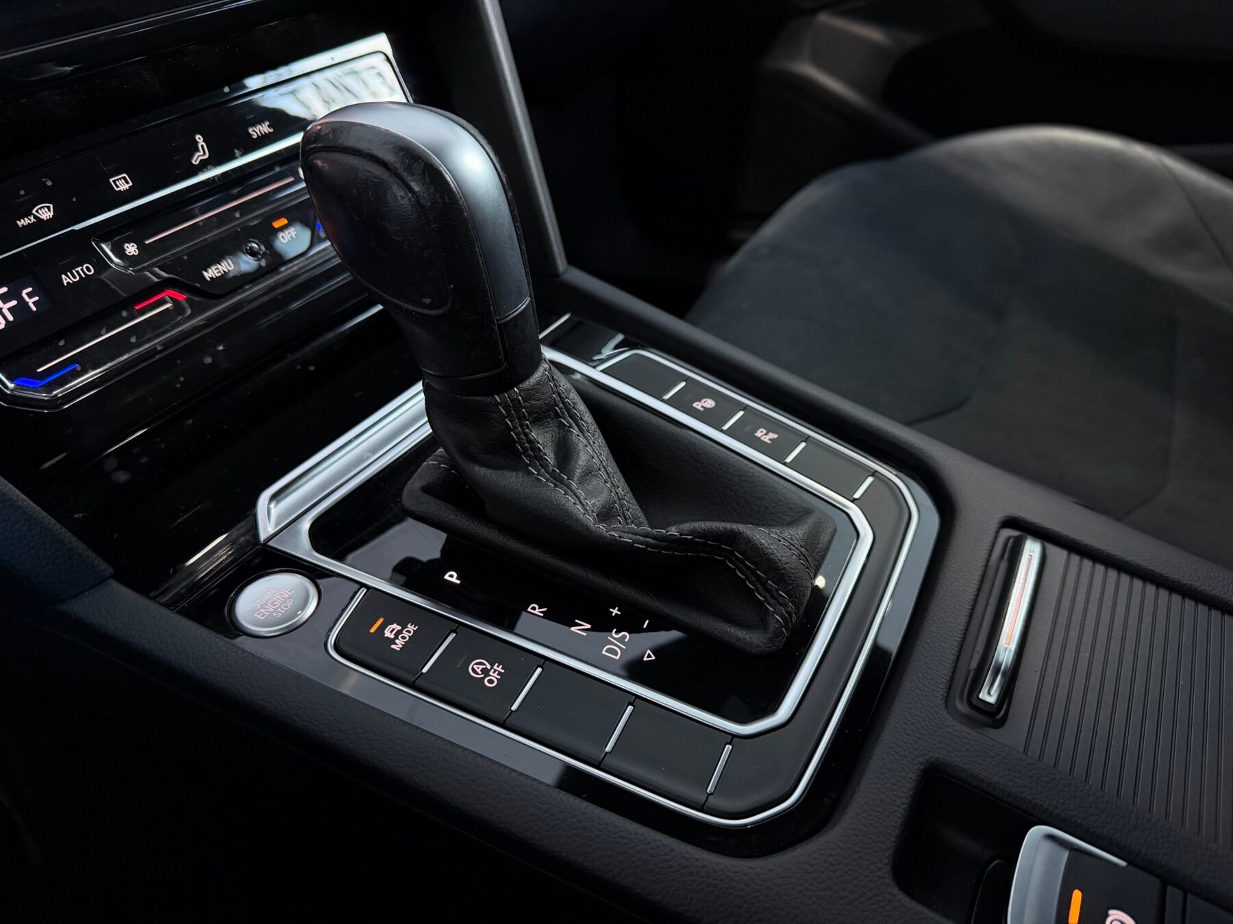 VOLKSWAGEN ARTEON SHOOTING BREAK RLINE 