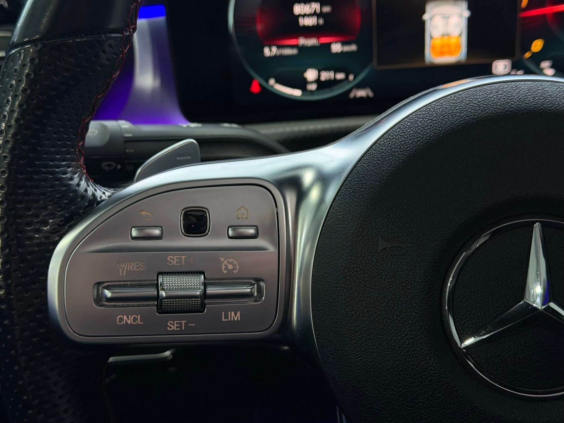 MERCEDES-BENZ CLASE CLA CLA 200 D DCT