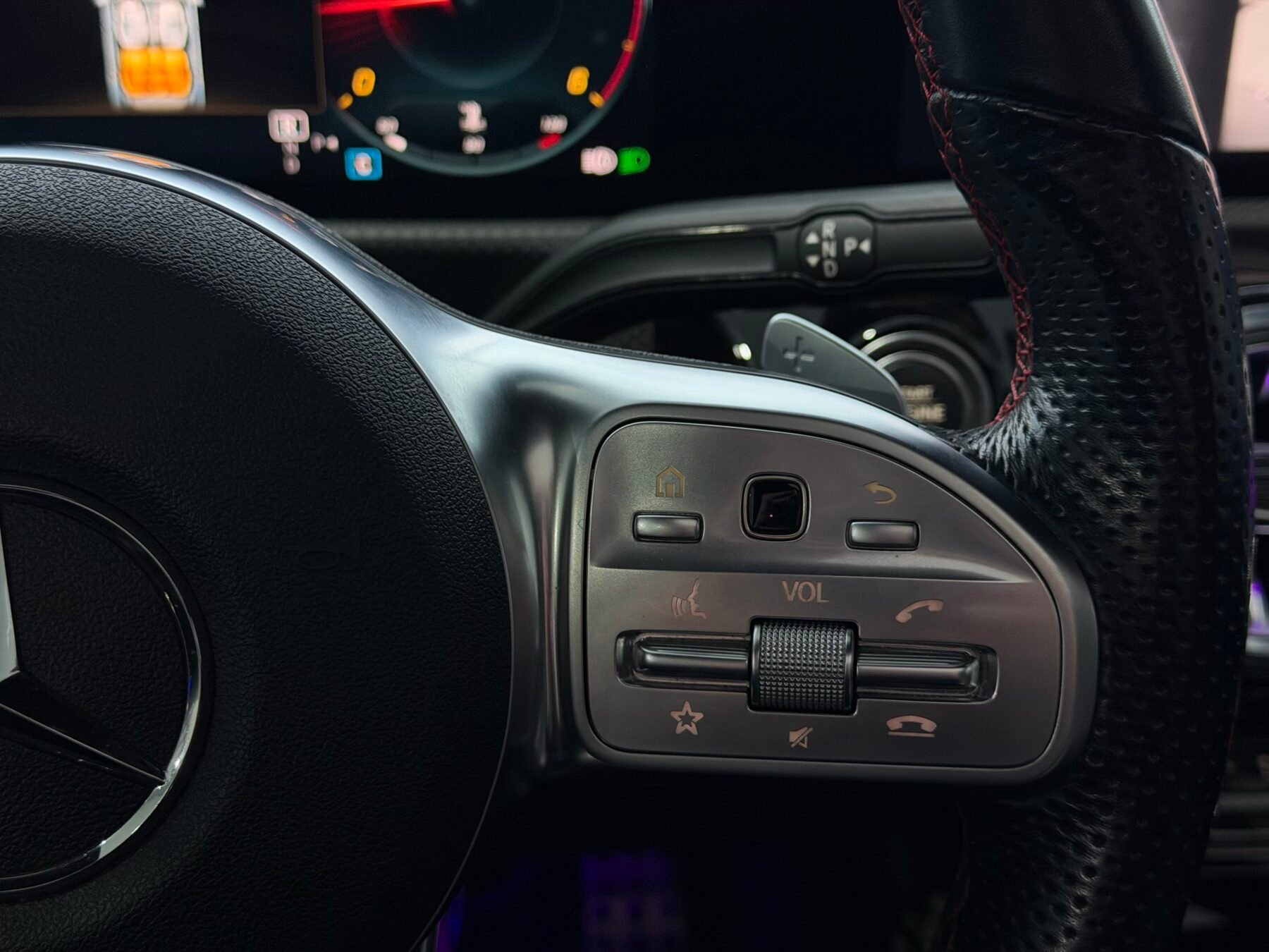 MERCEDES-BENZ CLASE CLA CLA 200 D DCT