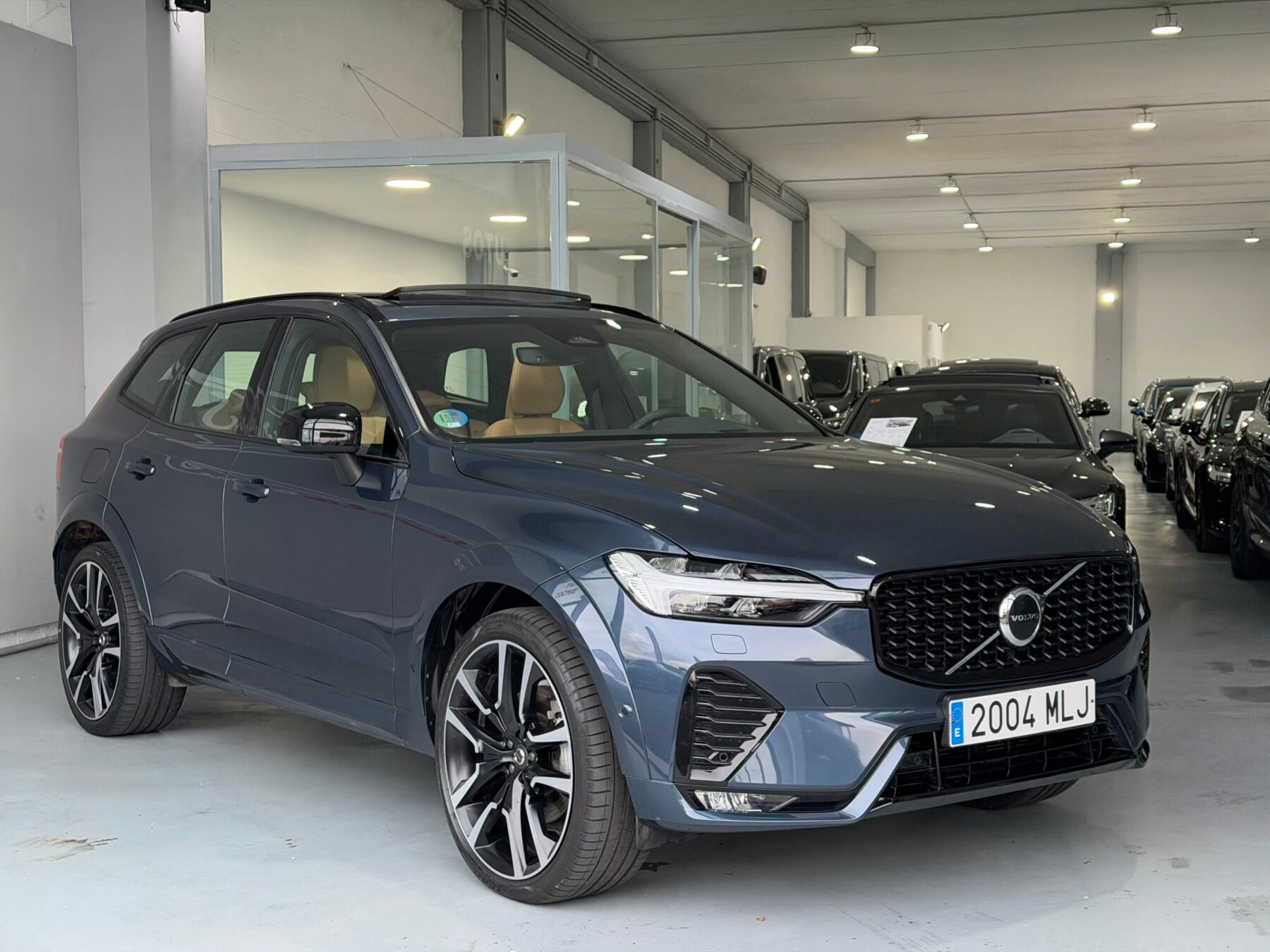 VOLVO XC60 B4 AWD ULTIMATE DARK AUTO