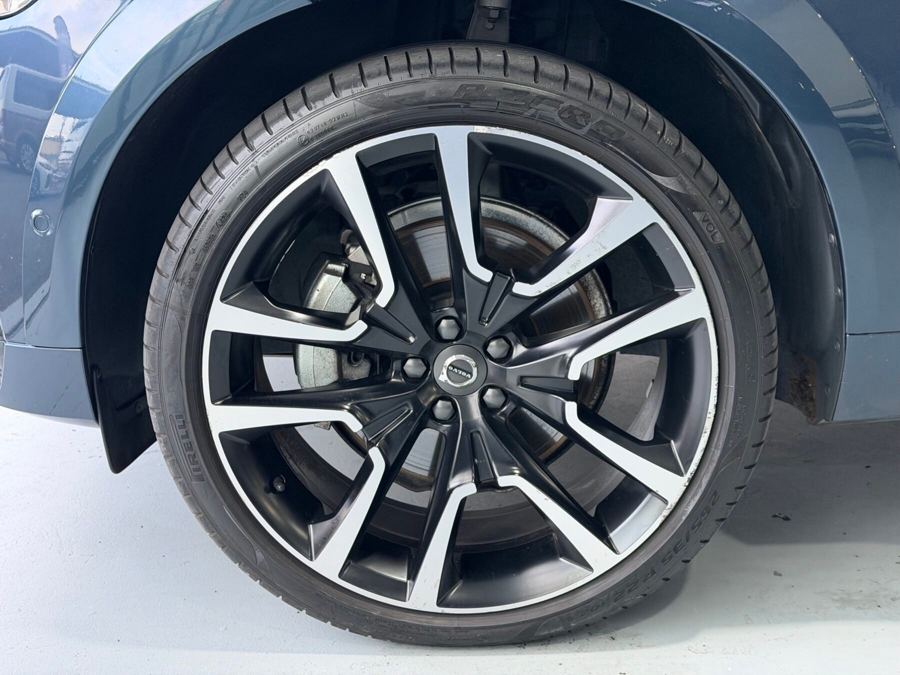 VOLVO XC60 B4 AWD ULTIMATE DARK AUTO